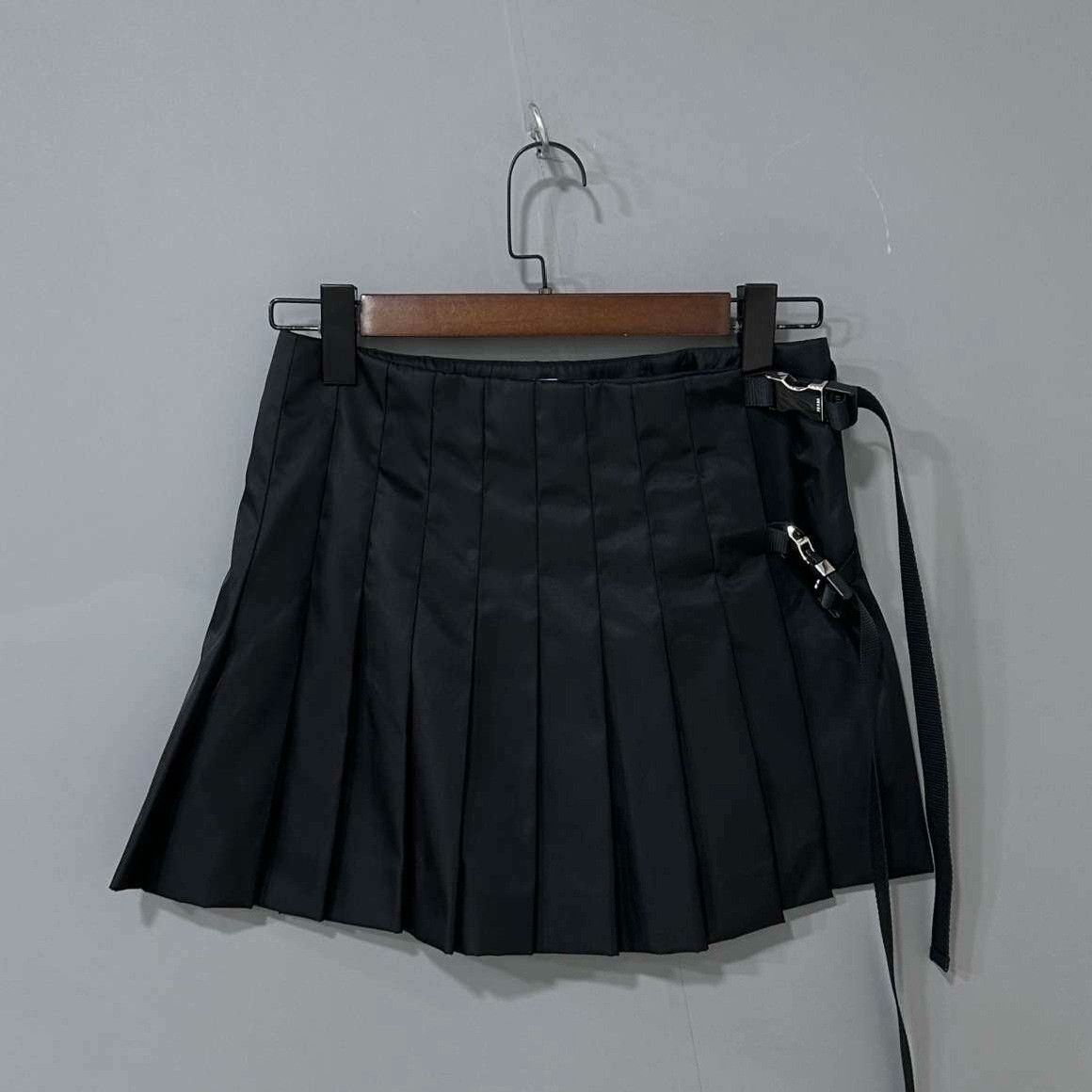 Prada Prada Retro Skirt M Women Size 28" / US 6 / IT 42 - 3 Thumbnail