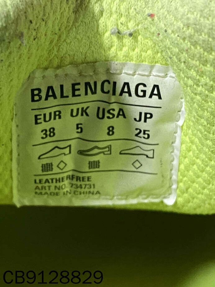 Balenciaga Balenciaga Retro Lowtop Sneakers 6 Men Size US 6 / EU 39 - 7 Thumbnail