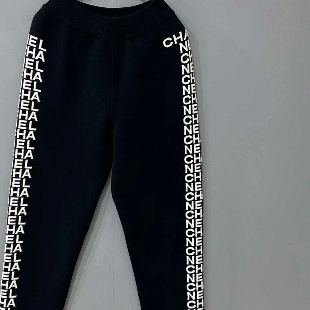 Chanel Chanel Black Pants 26 Women Size 26" / US 2 / IT 38 - 2 Thumbnail