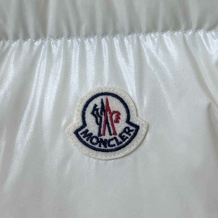 Moncler Moncler Down White Vest s Men Size US S / EU 44-46 / 1 - 4 Thumbnail
