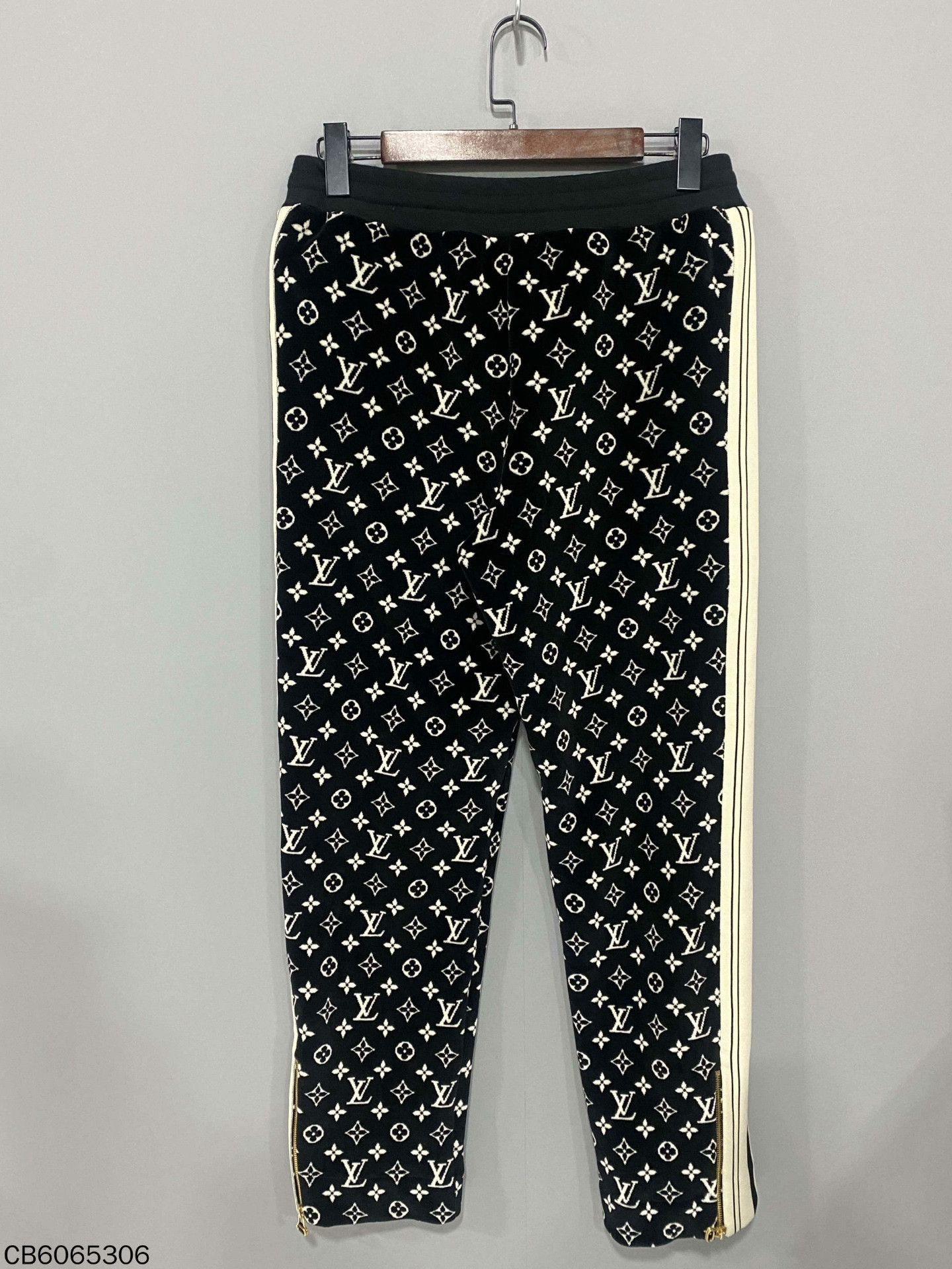 Louis Vuitton Louis Vuitton Pants 26 Women Size 26" / US 2 / IT 38 - 3 Thumbnail