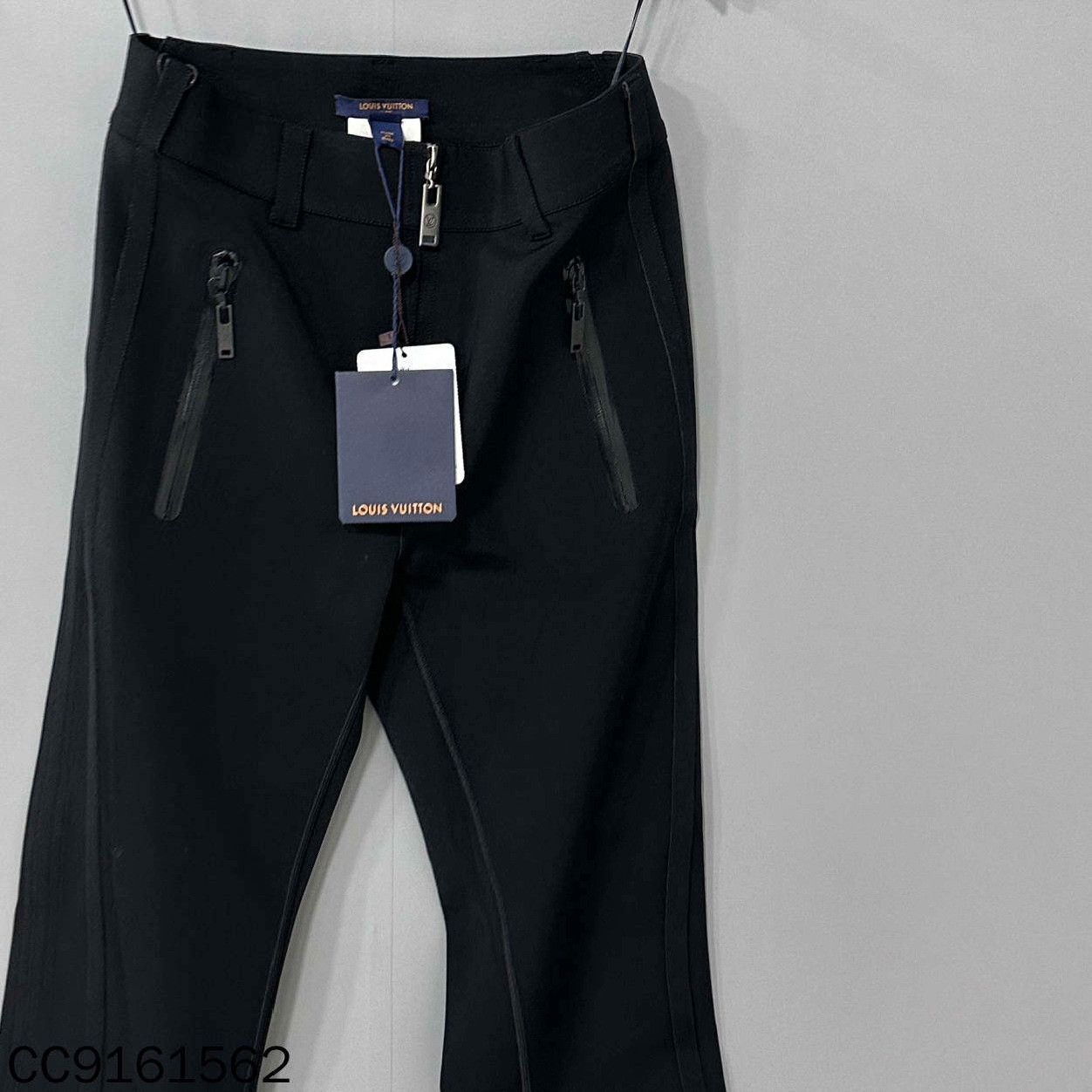 Louis Vuitton Louis Vuitton Retro Black Casual Pants 30 Men Size US 30 / EU 46 - 2 Thumbnail