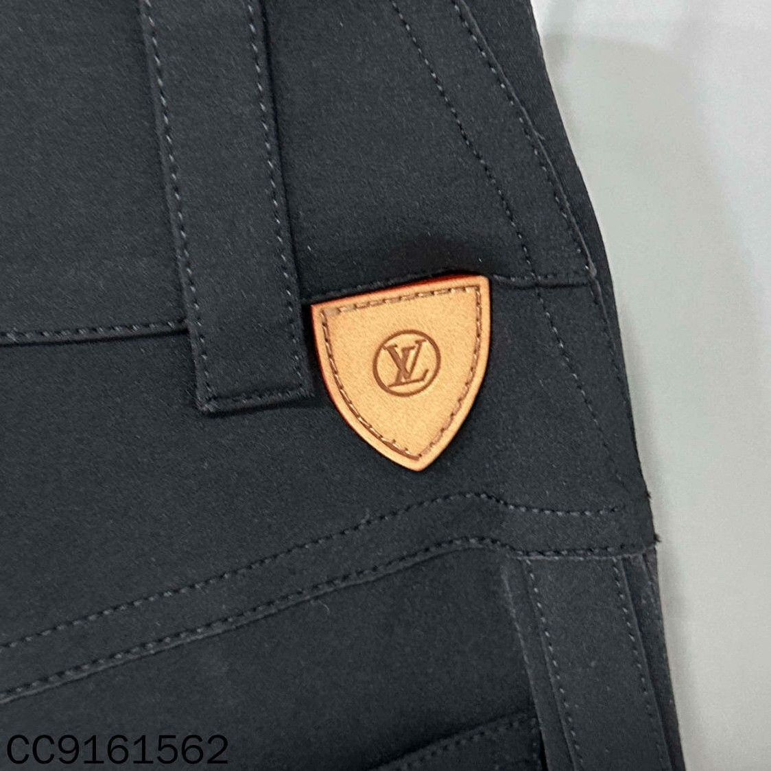 Louis Vuitton Louis Vuitton Retro Black Casual Pants 30 Men Size US 30 / EU 46 - 4 Thumbnail
