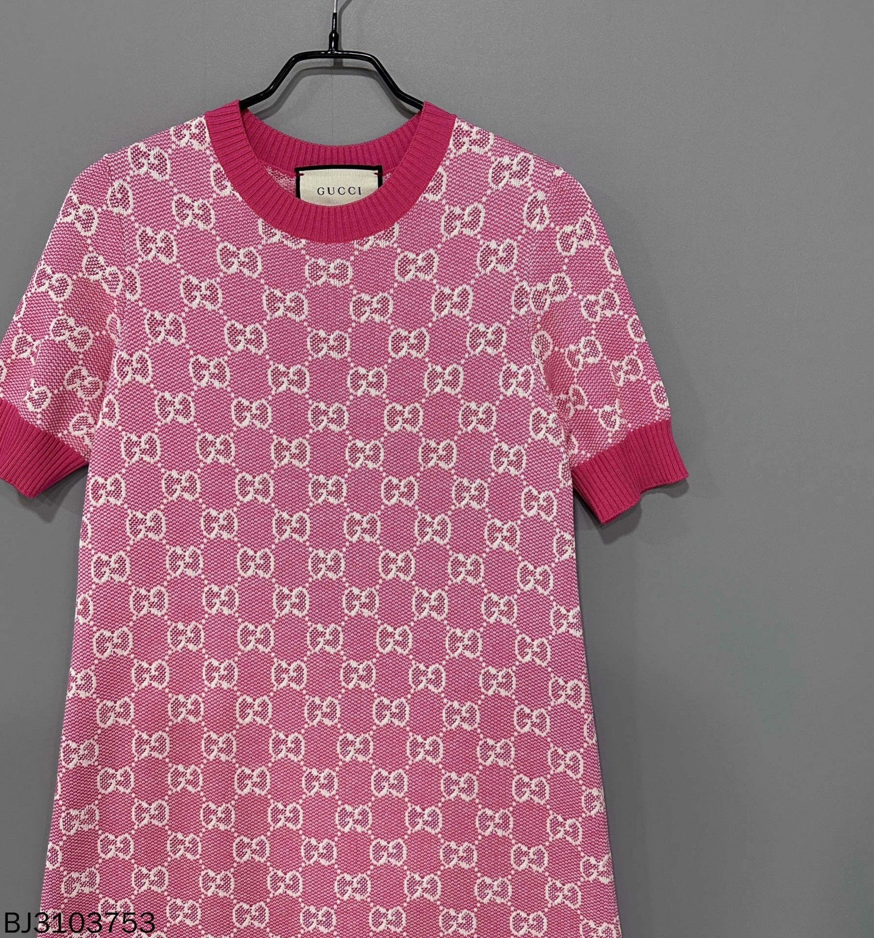 Gucci Gucci Pink T-Shirt S Women Size S / US 4 / IT 40 - 2 Thumbnail