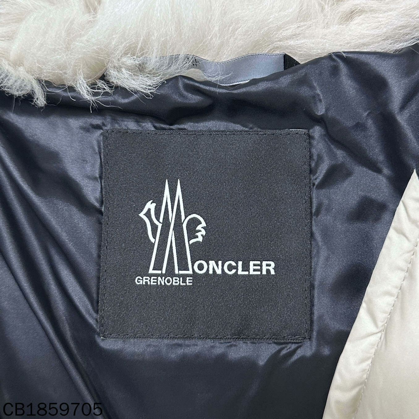 Moncler Moncler Down Heavy Coat s Men Size US S / EU 44-46 / 1 - 4 Thumbnail