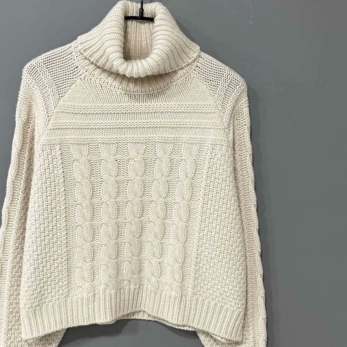 Celine Celine Knit Beige Sweater XS Women Size XS / US 0-2 / IT 36-38 - 3 Thumbnail