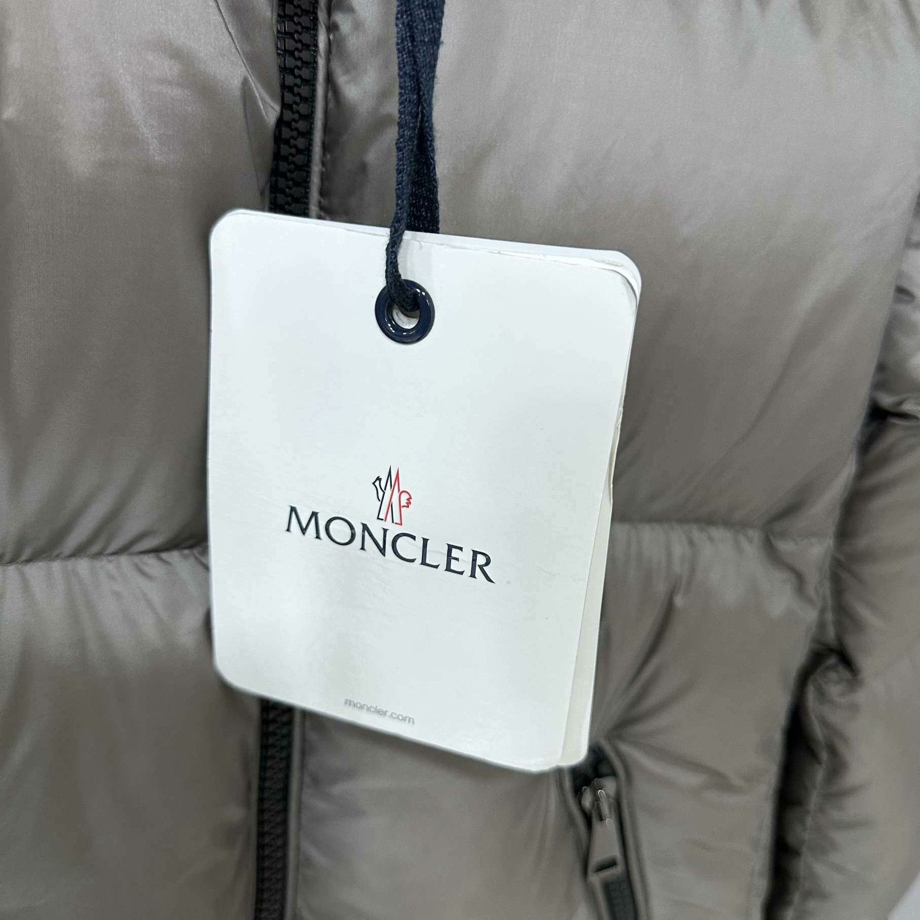 Moncler Moncler Down Gray Heavy Coat s Men Size US S / EU 44-46 / 1 - 5 Thumbnail