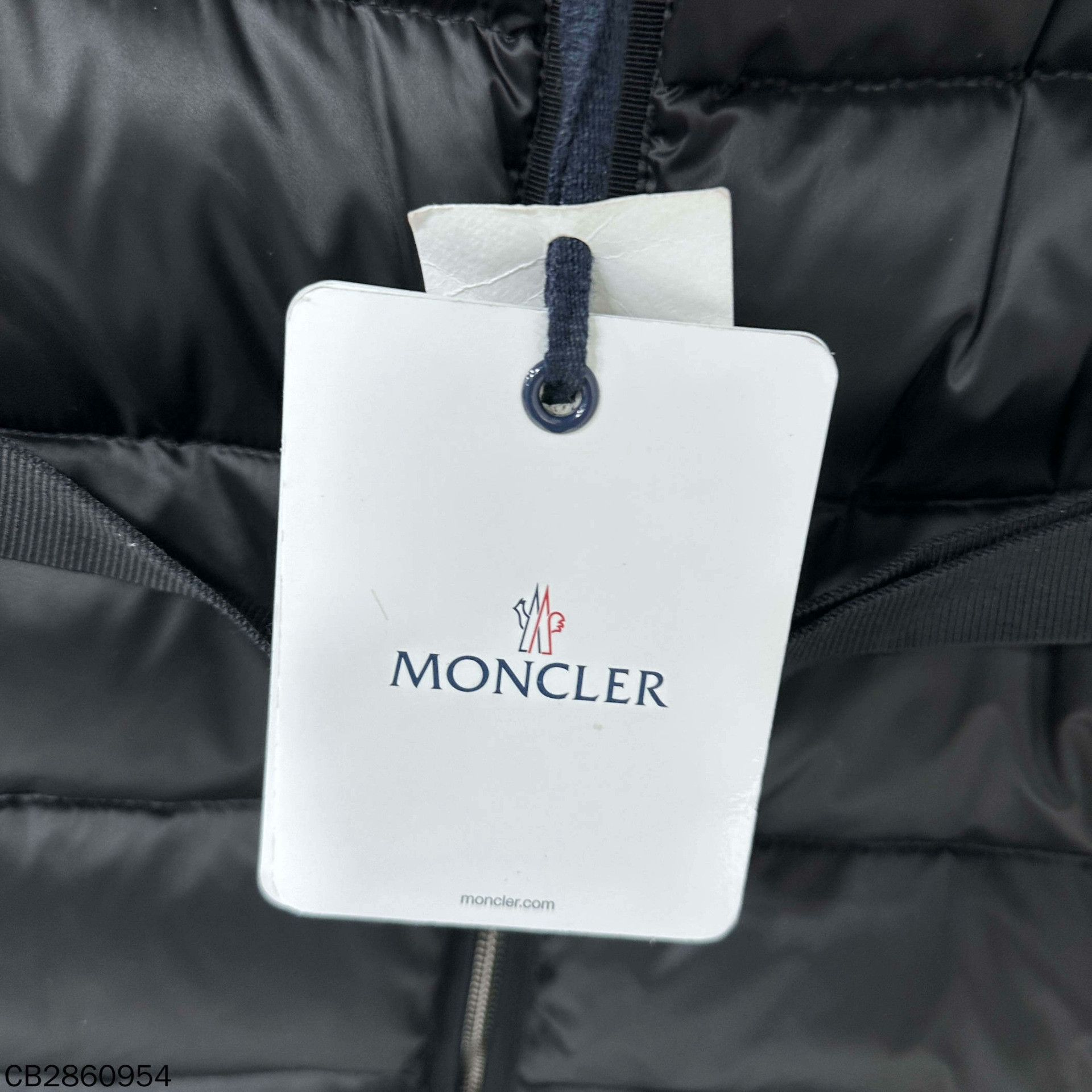 Moncler Moncler Down Slim Down Jacket S Women Size S / US 4 / IT 40 - 7 Thumbnail