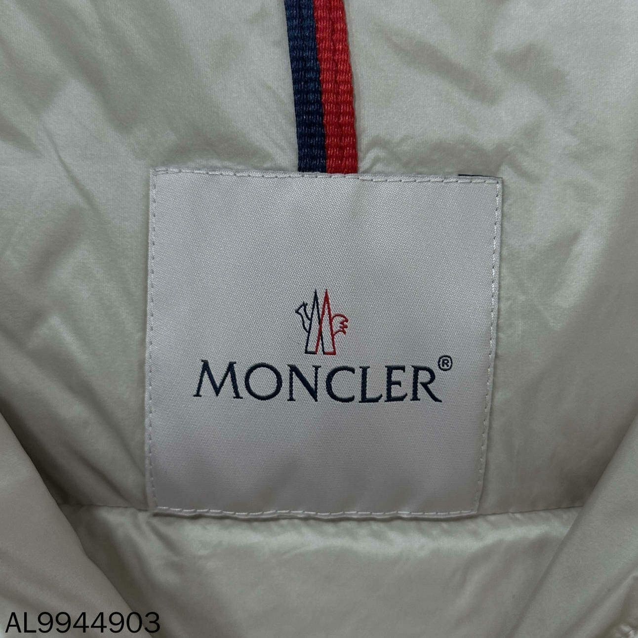 Moncler Moncler Down Down Jacket S Women Size S / US 4 / IT 40 - 6 Thumbnail