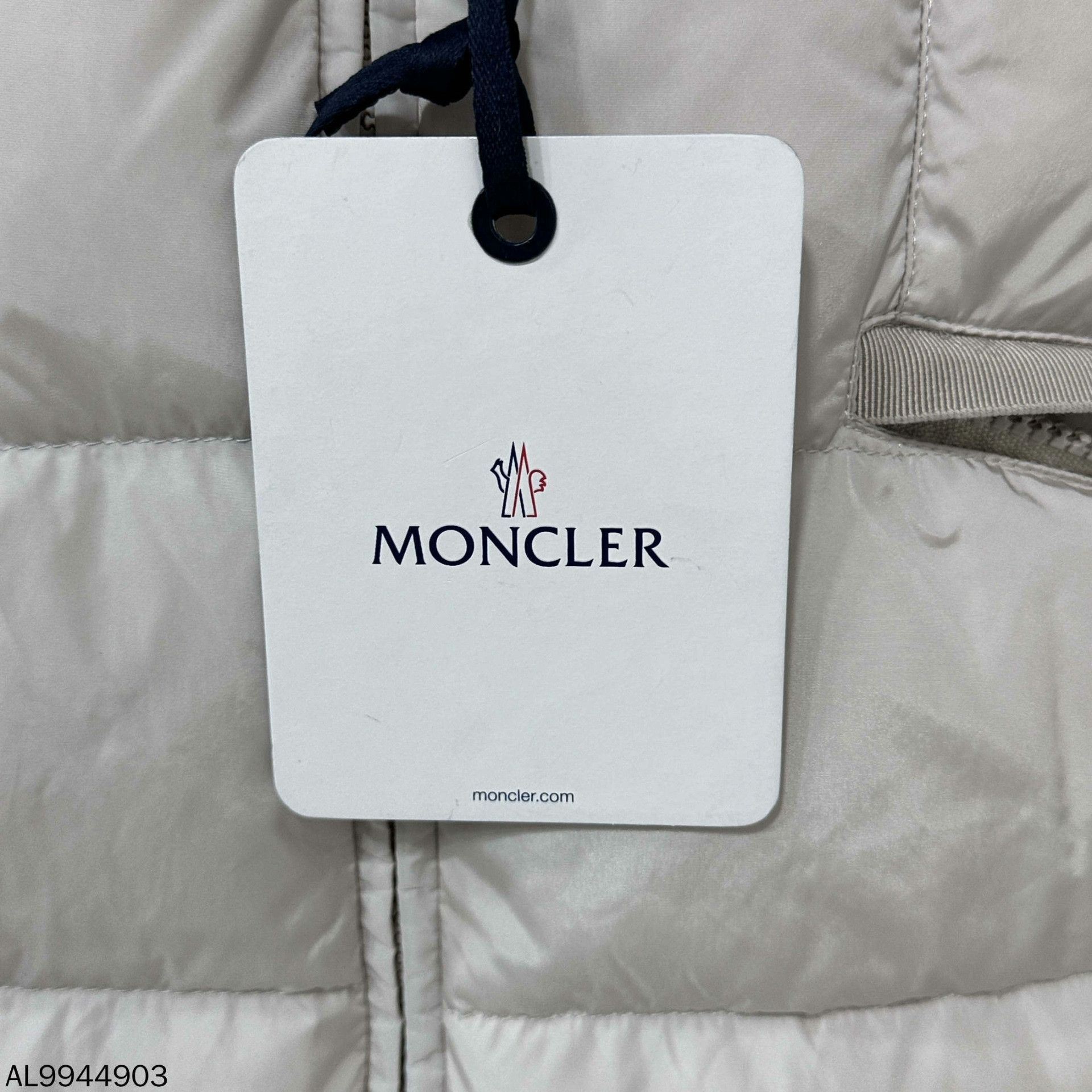 Moncler Moncler Down Down Jacket S Women Size S / US 4 / IT 40 - 8 Thumbnail