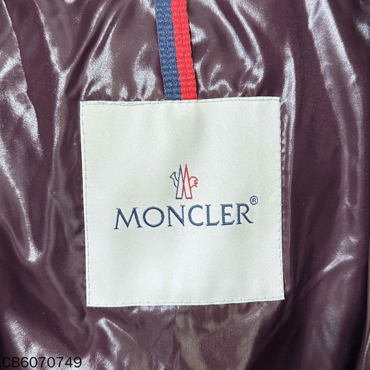 Moncler Moncler Down Pink Down Jacket S Women Size S / US 4 / IT 40 - 6 Thumbnail