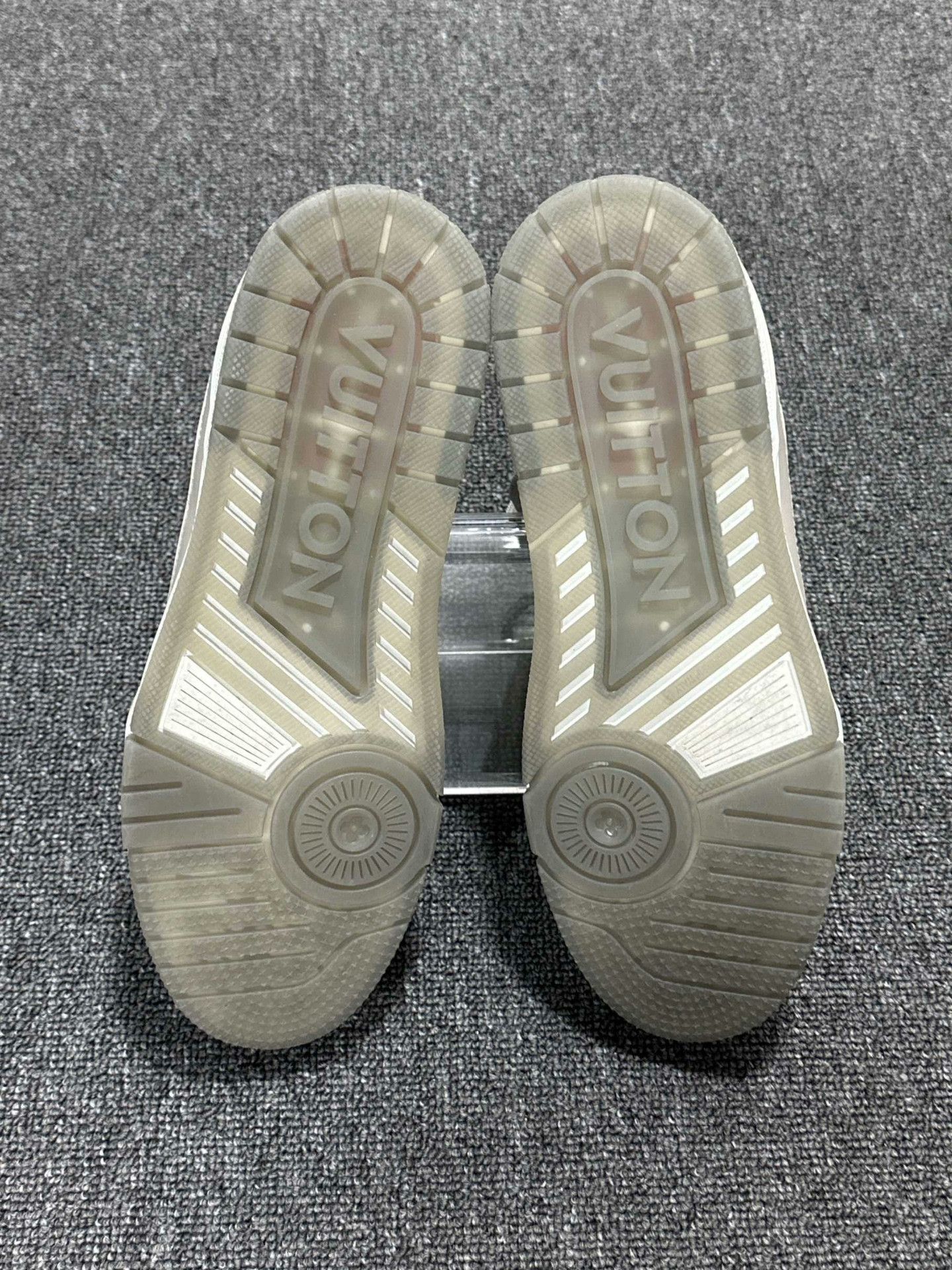 Louis Vuitton Louis Vuitton Training Denim White Lowtop Sneakers 8 Men Size US 8 / EU 41 - 6 Thumbnail