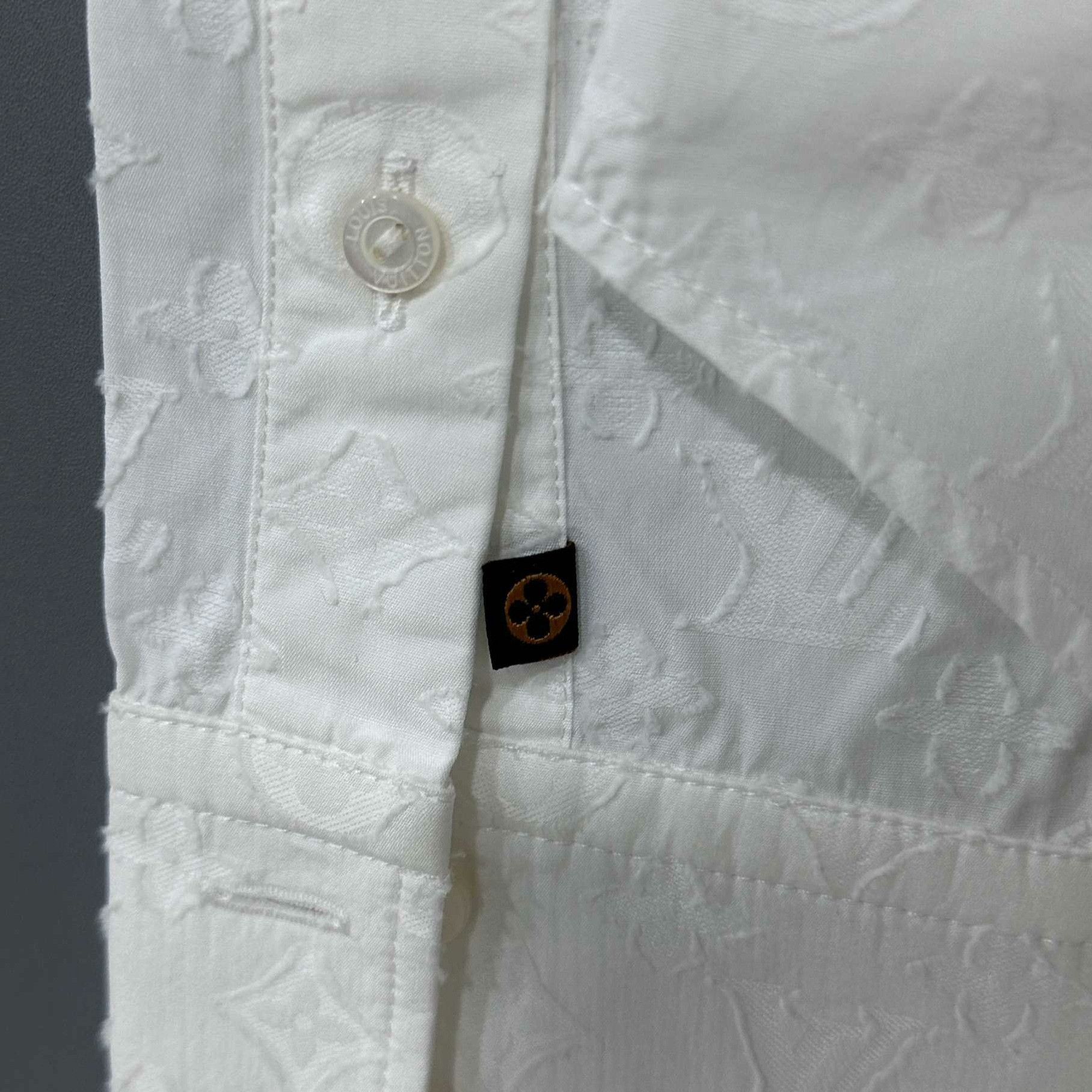 Louis Vuitton Louis Vuitton Button Up M Women Size M / US 6-8 / IT 42-44 - 6 Thumbnail