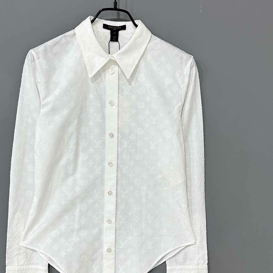Louis Vuitton Louis Vuitton Button Up M Women Size M / US 6-8 / IT 42-44 - 2 Thumbnail