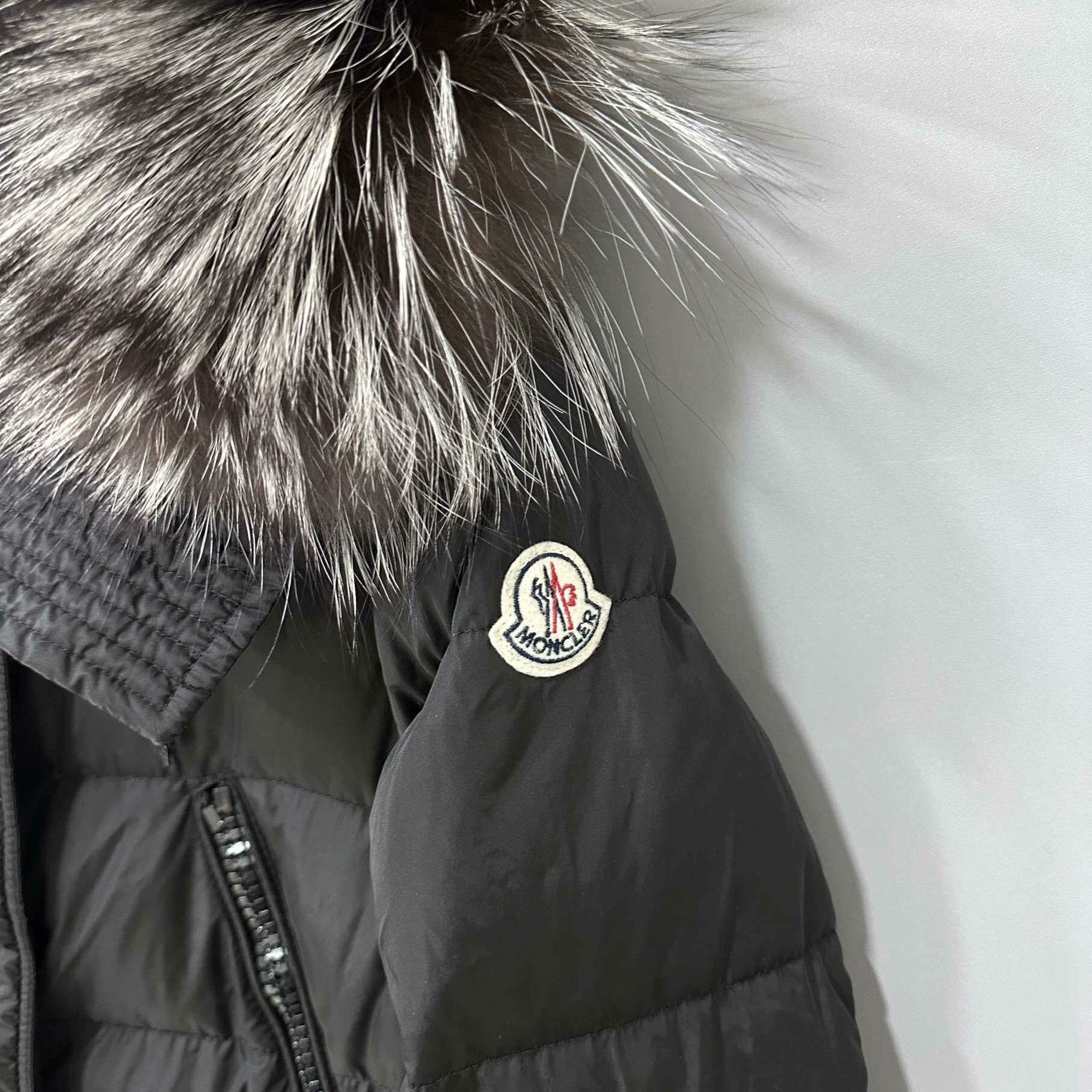 Moncler Moncler Down Long Down Jacket L Women Size L / US 10 / IT 46 - 6 Thumbnail