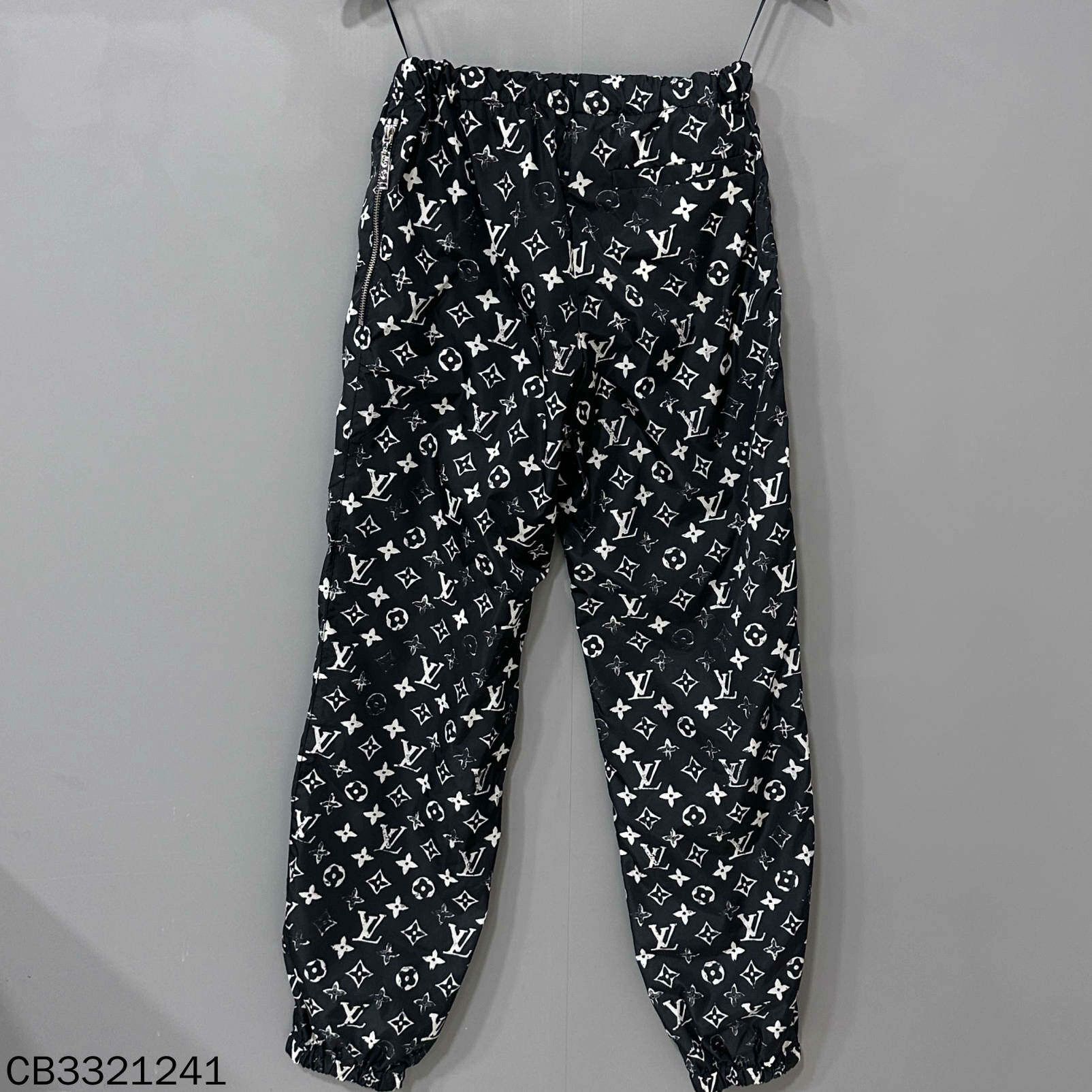 Louis Vuitton Louis Vuitton Pants S Women Size 26" / US 2 / IT 38 - 3 Thumbnail
