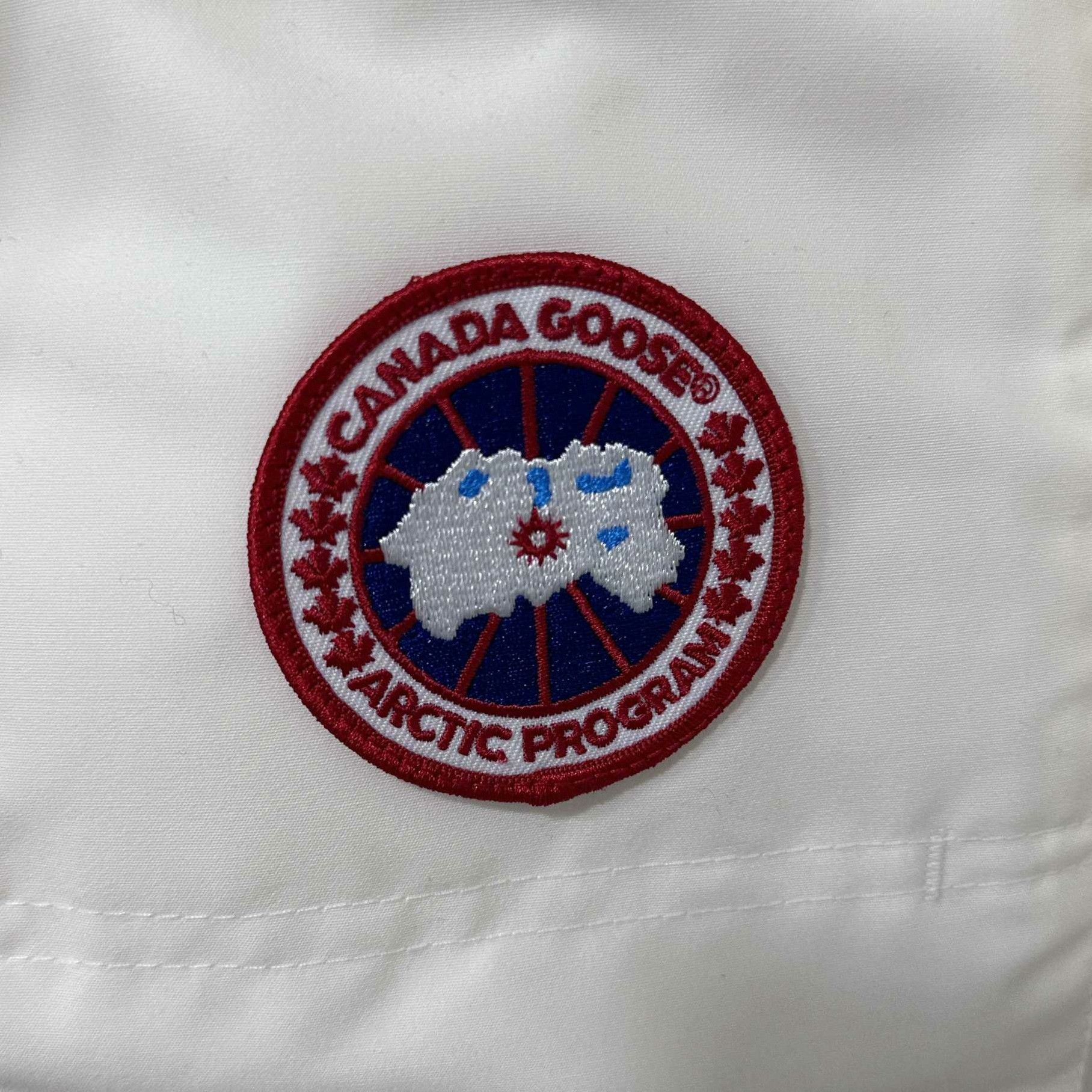 Canada Goose Canada Goose White Heavy Coat M Men Size US M / EU 48-50 / 2 - 6 Thumbnail