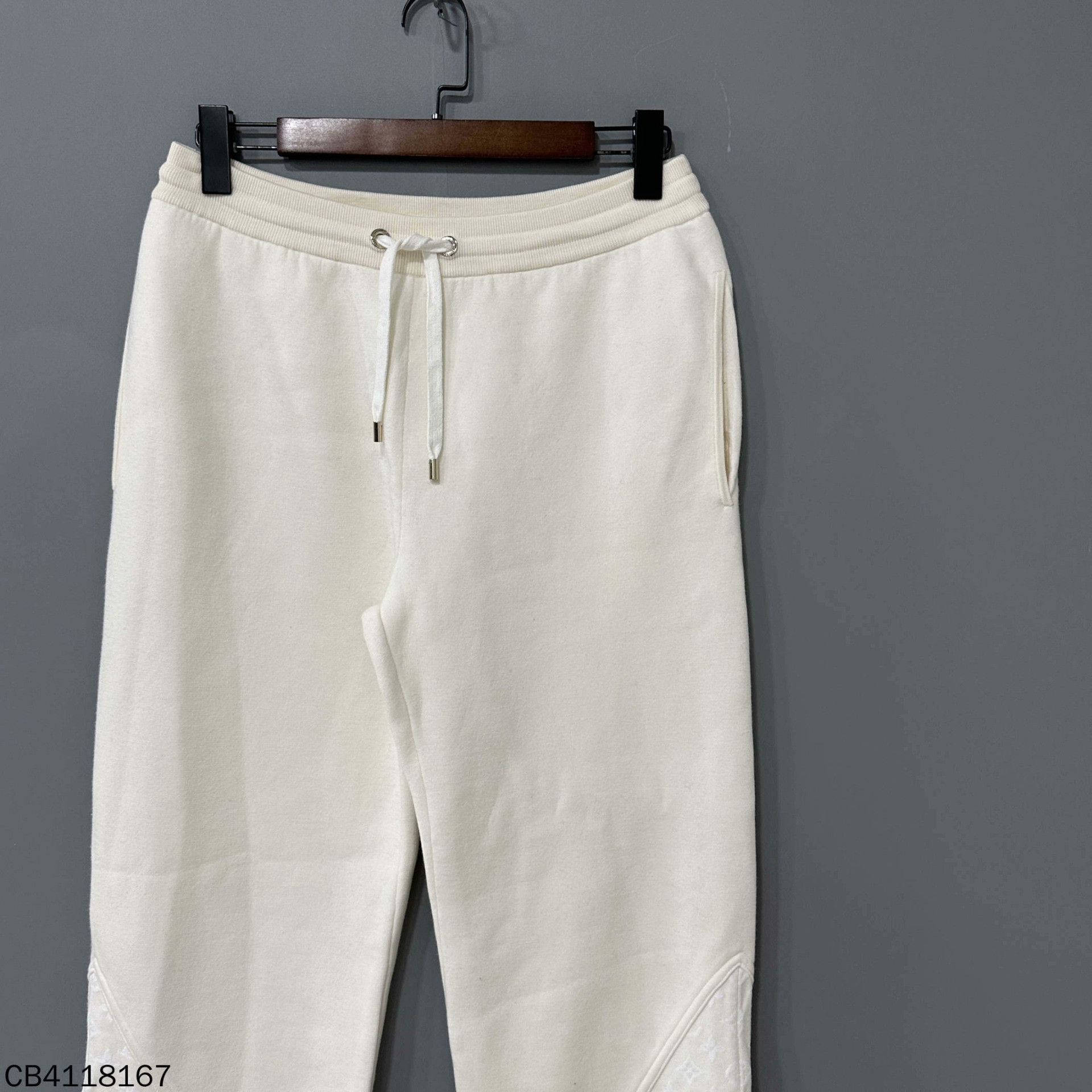 Louis Vuitton Louis Vuitton Pants 25 Women Size 25" / US 0 / IT 36 - 2 Thumbnail