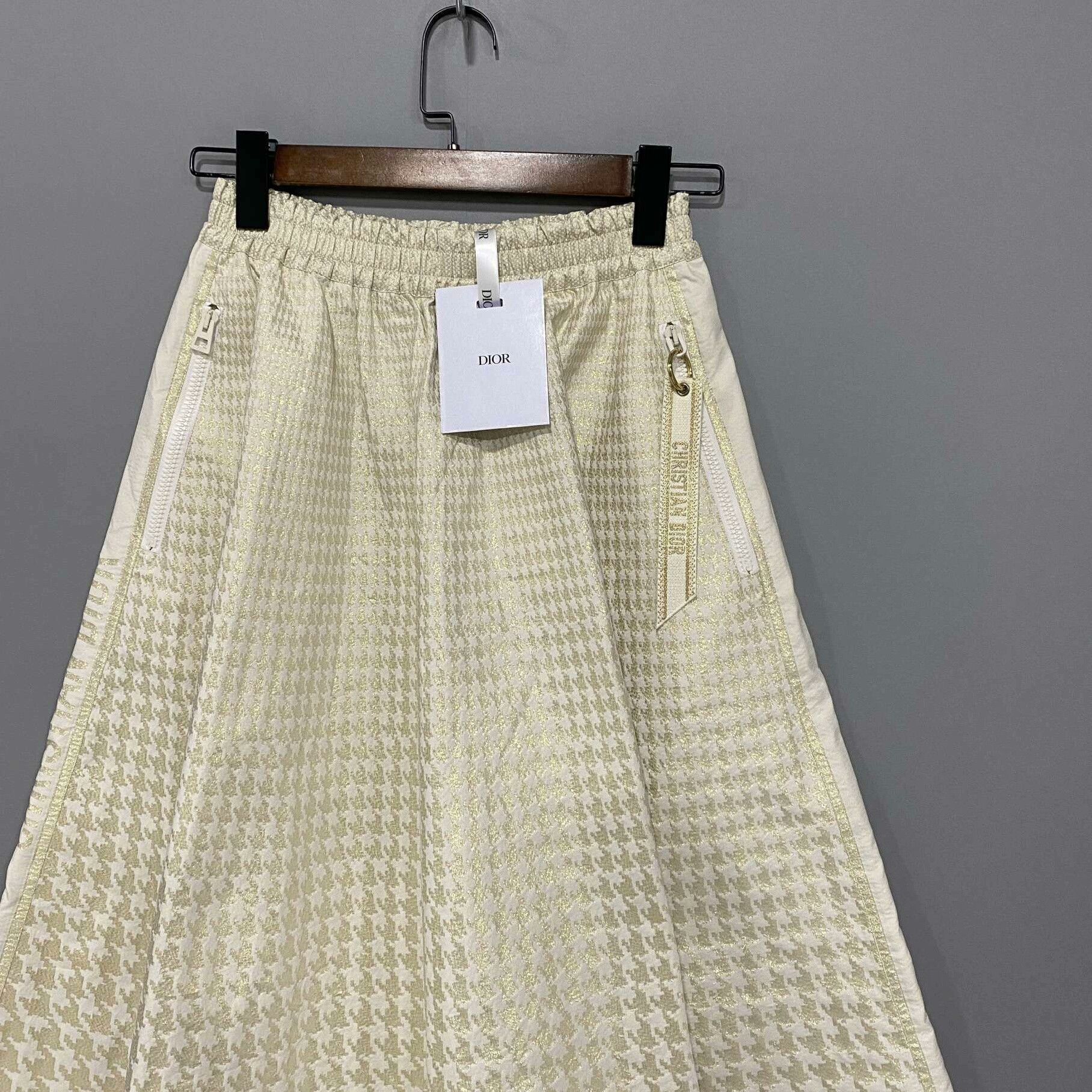 Dior Dior Gold Skirt 38 Women Size 38" / US 16 / IT 52 - 2 Thumbnail