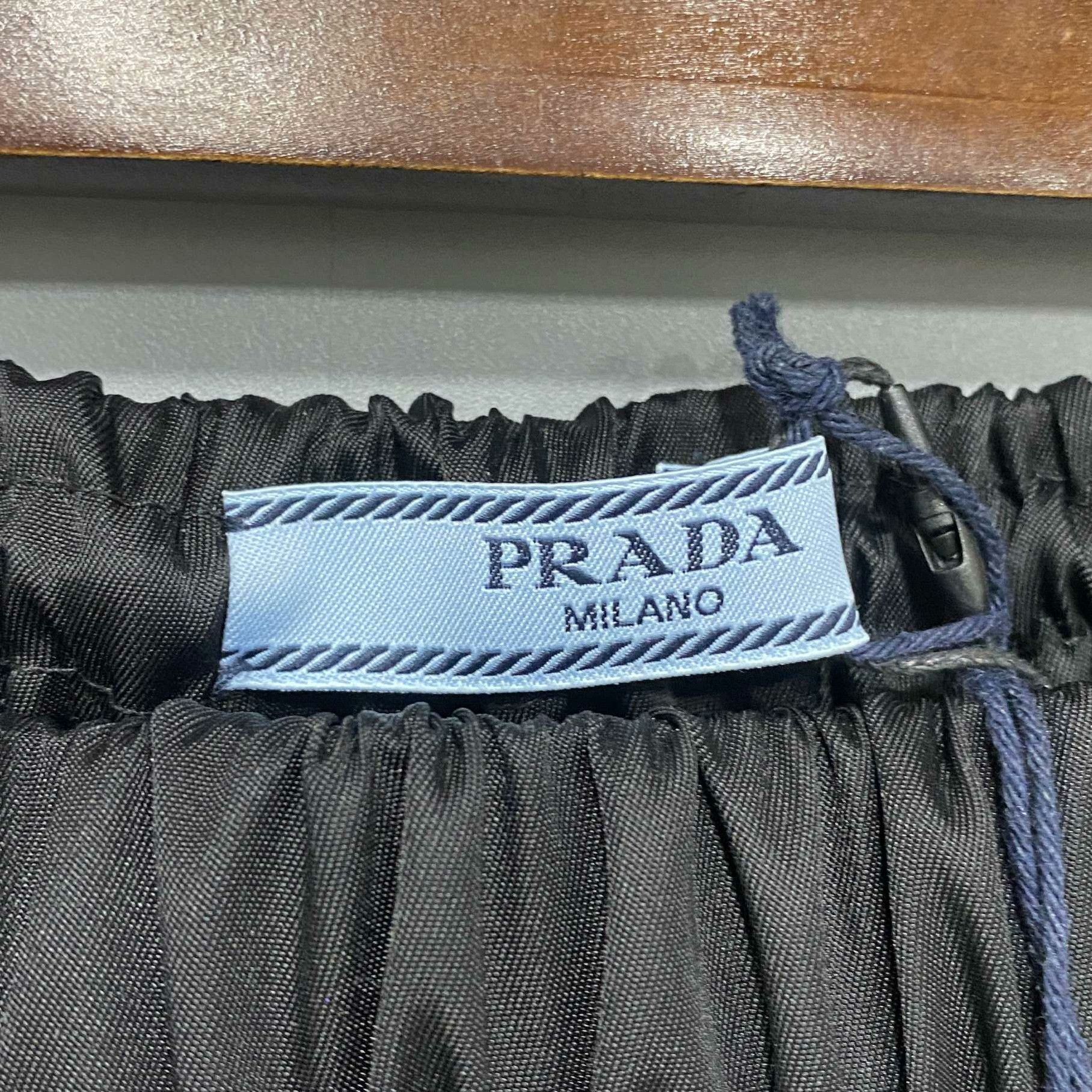 Prada Prada Nylon Skirt 40 Women Size 40" / US 18 - 6 Thumbnail