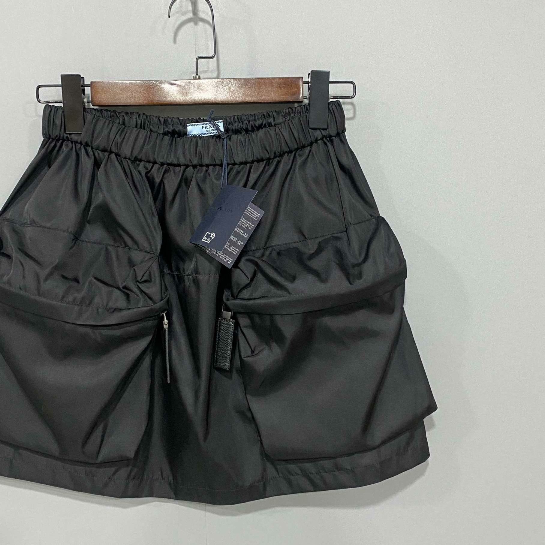 Prada Prada Nylon Skirt 40 Women Size 40" / US 18 - 2 Thumbnail