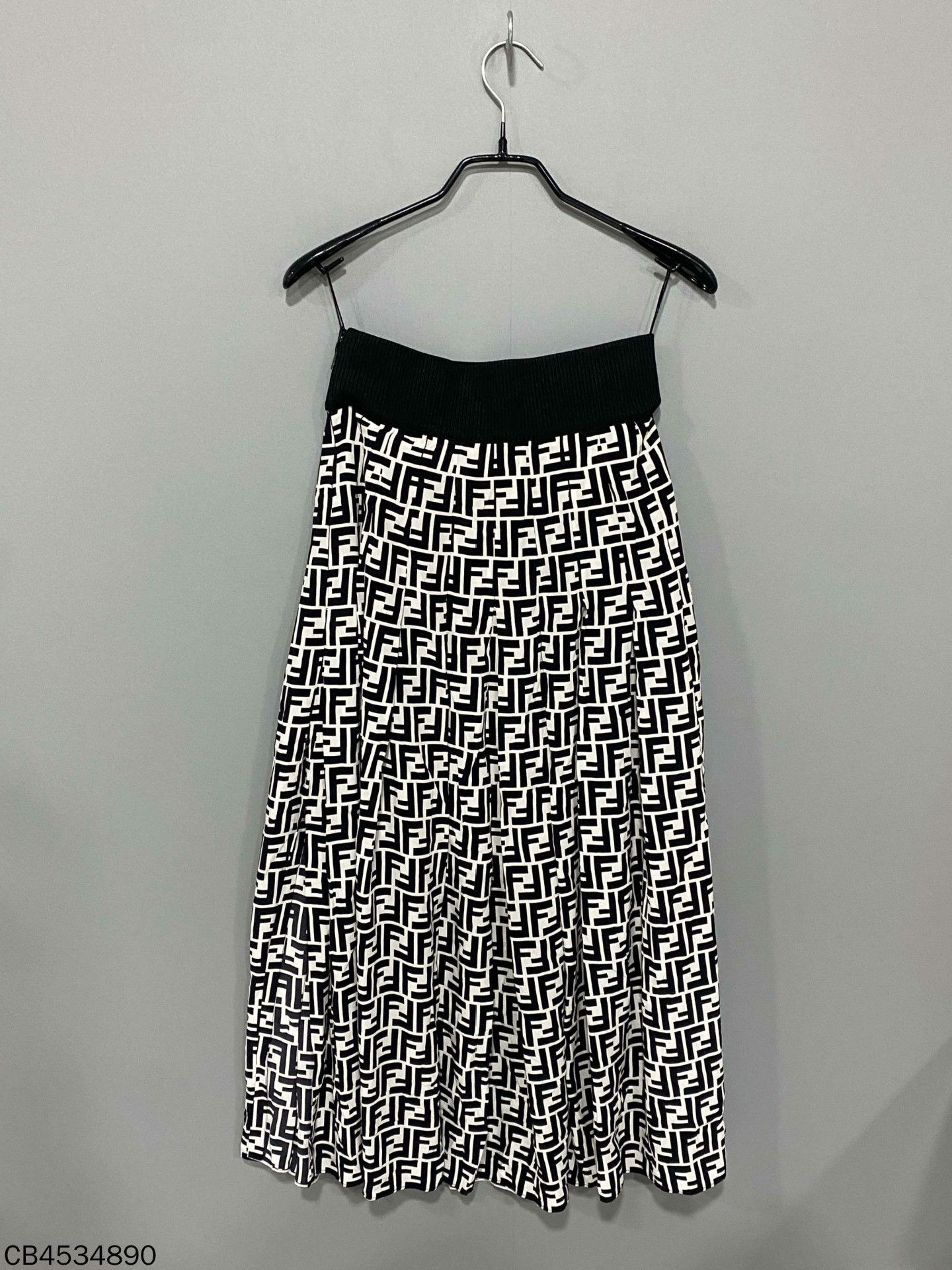 Fendi Fendi Silk Skirt XS Women Size 24" / US 00 / IT 34 - 2 Thumbnail