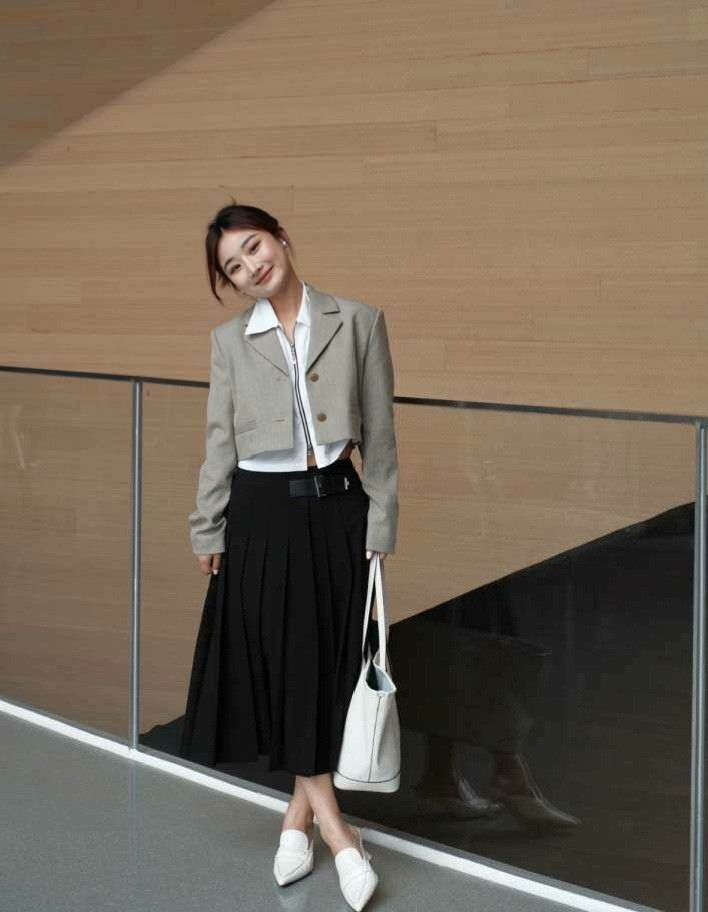 Prada Prada Nylon Skirt 25 Women Size 25" / US 0 / IT 36 - 9 Thumbnail