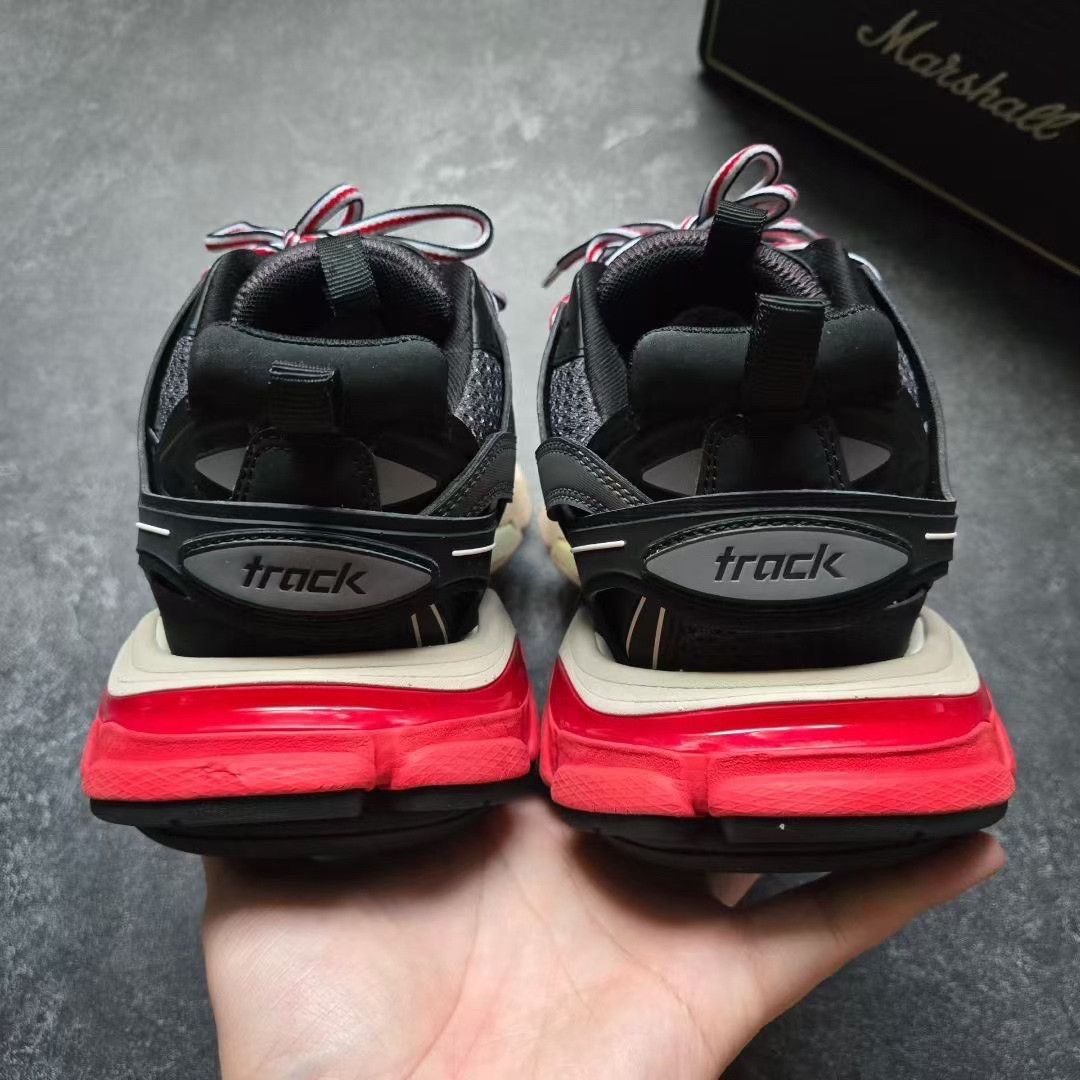 Balenciaga Balenciaga Black Lowtop Sneakers 38 Women Size US 7.5 / IT 37.5 - 6 Thumbnail