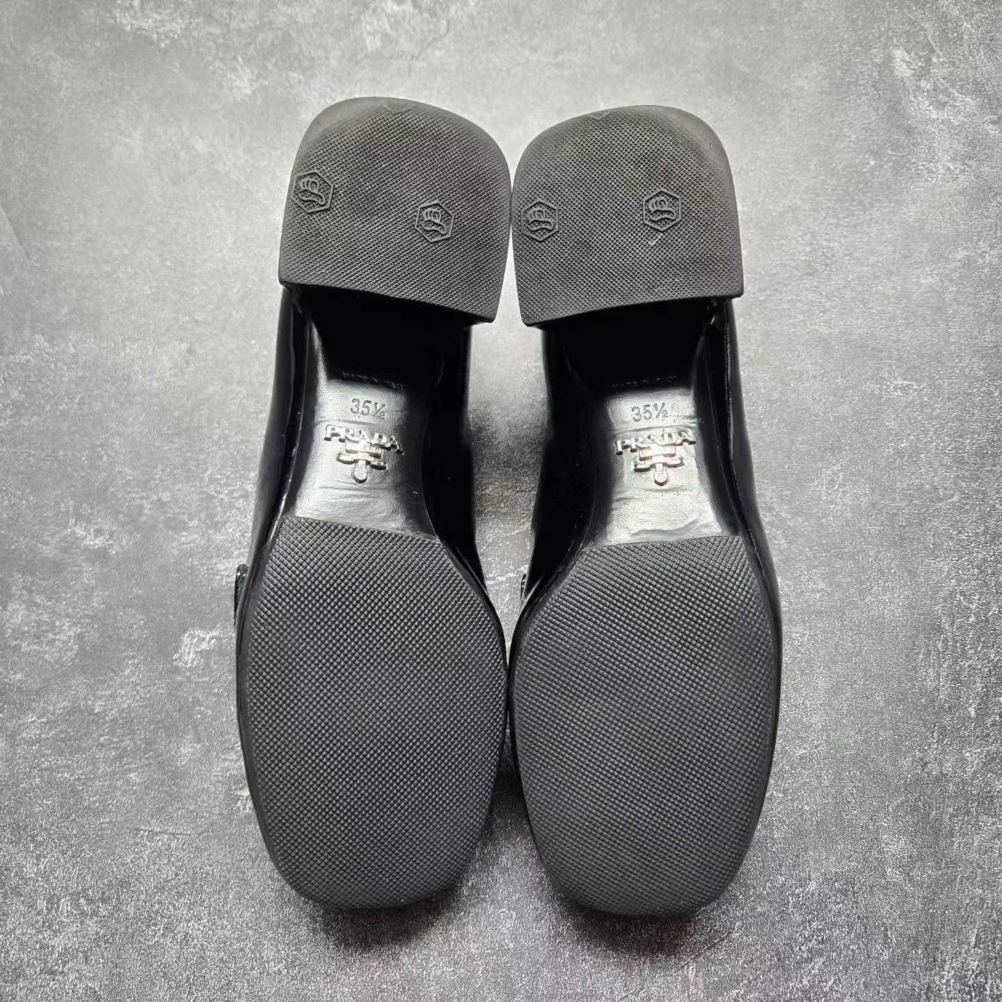 Balenciaga Balenciaga Patent Black Lowtop Sneakers 35 Women Size US 5 / IT 35 - 7 Thumbnail