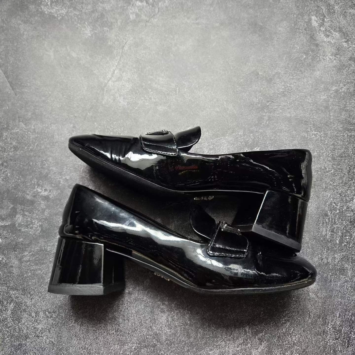 Balenciaga Balenciaga Patent Black Lowtop Sneakers 35 Women Size US 5 / IT 35 - 8 Thumbnail