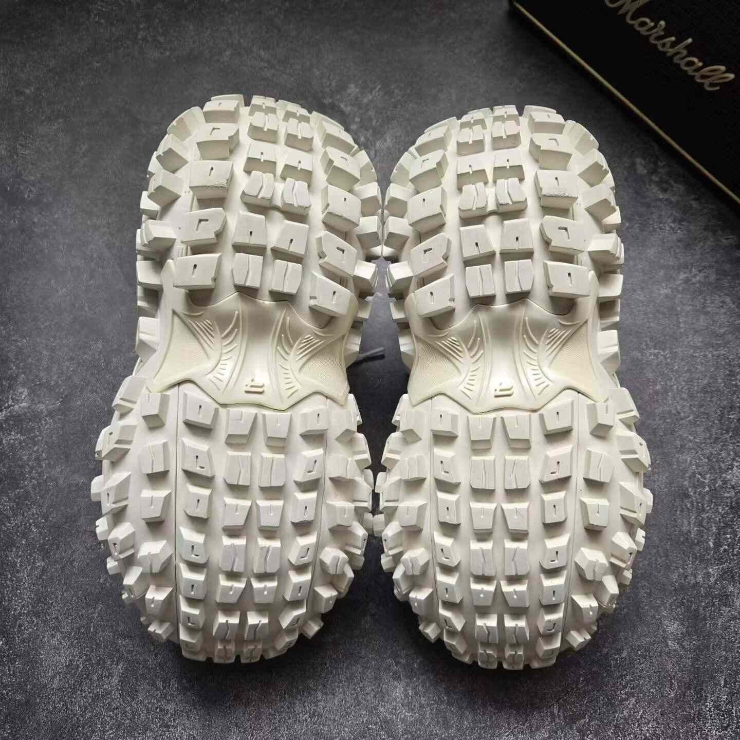Balenciaga Balenciaga Black Lowtop Sneakers 37 Women Size US 6.5 / IT 36.5 - 7 Thumbnail