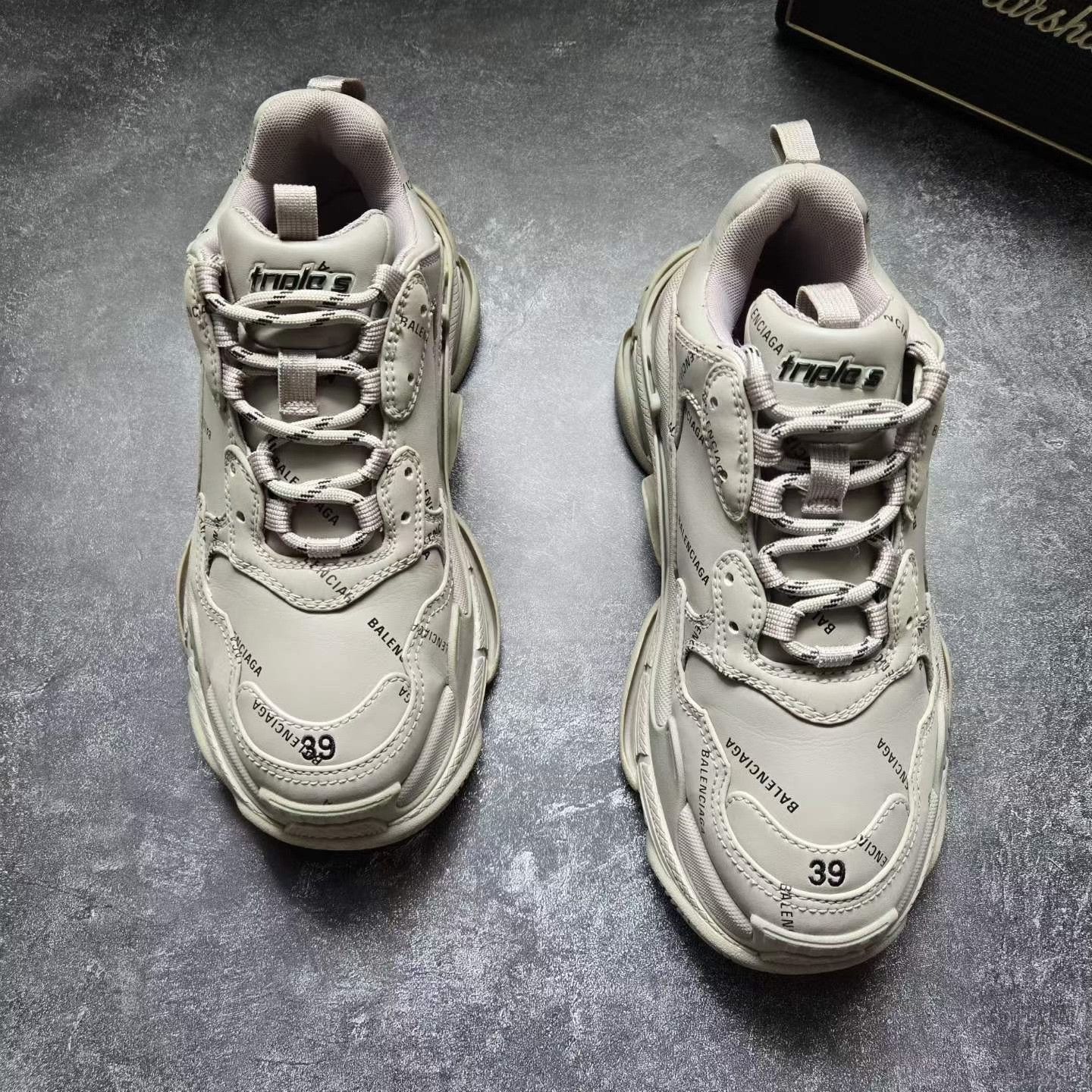 Balenciaga Balenciaga Gray Lowtop Sneakers S Men Size US 10 / EU 43 - 2 Thumbnail