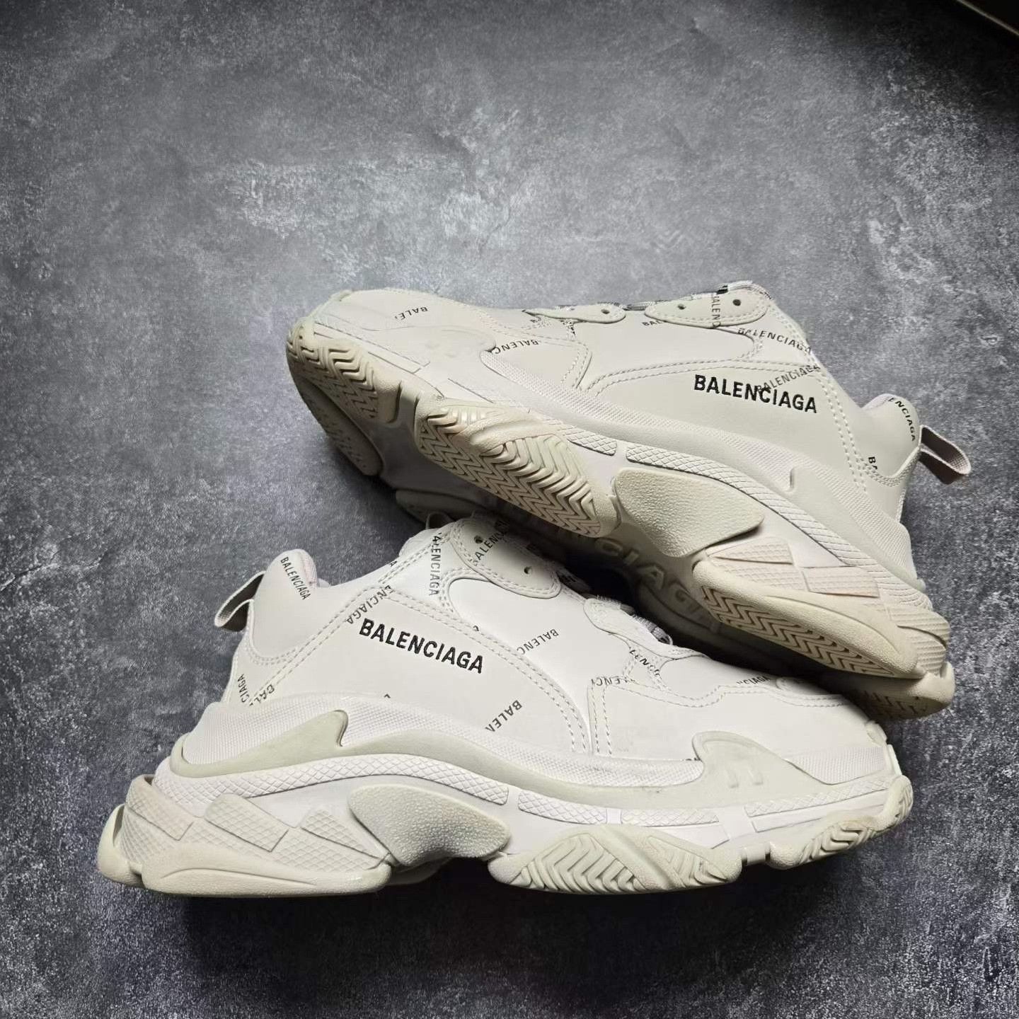 Balenciaga Balenciaga Gray Lowtop Sneakers S Men Size US 10 / EU 43 - 8 Thumbnail