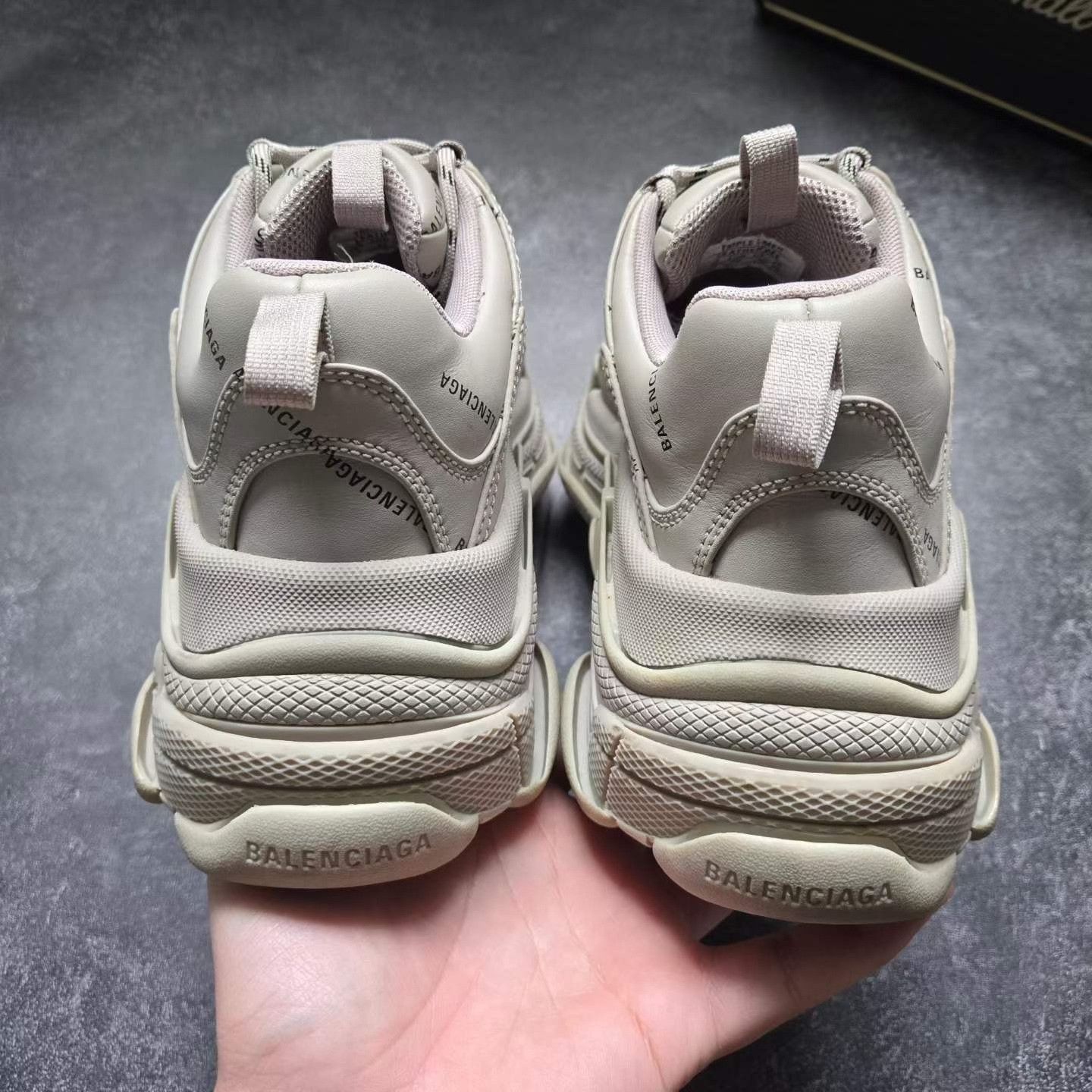 Balenciaga Balenciaga Gray Lowtop Sneakers S Men Size US 10 / EU 43 - 3 Thumbnail