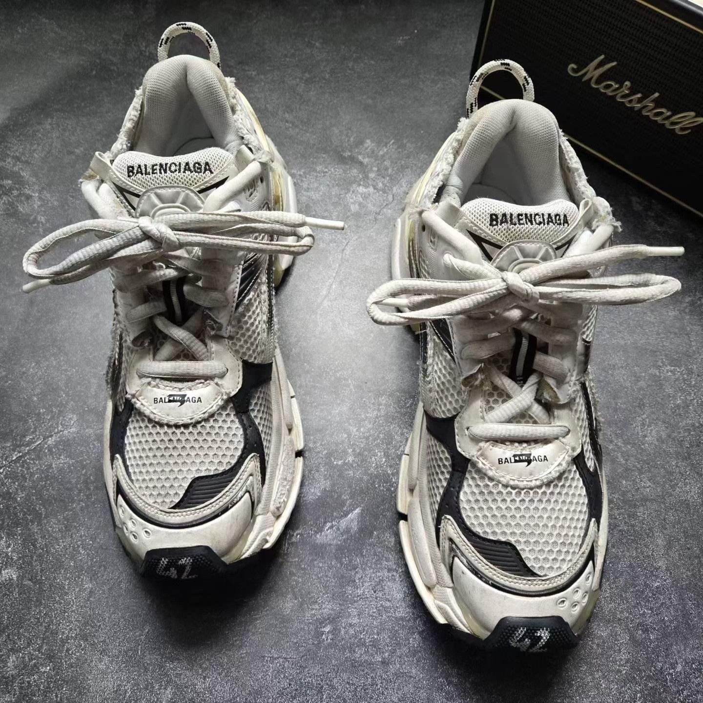 Balenciaga Balenciaga Running Black Lowtop Sneakers 42 Men Size US 9 / EU 42 - 2 Thumbnail