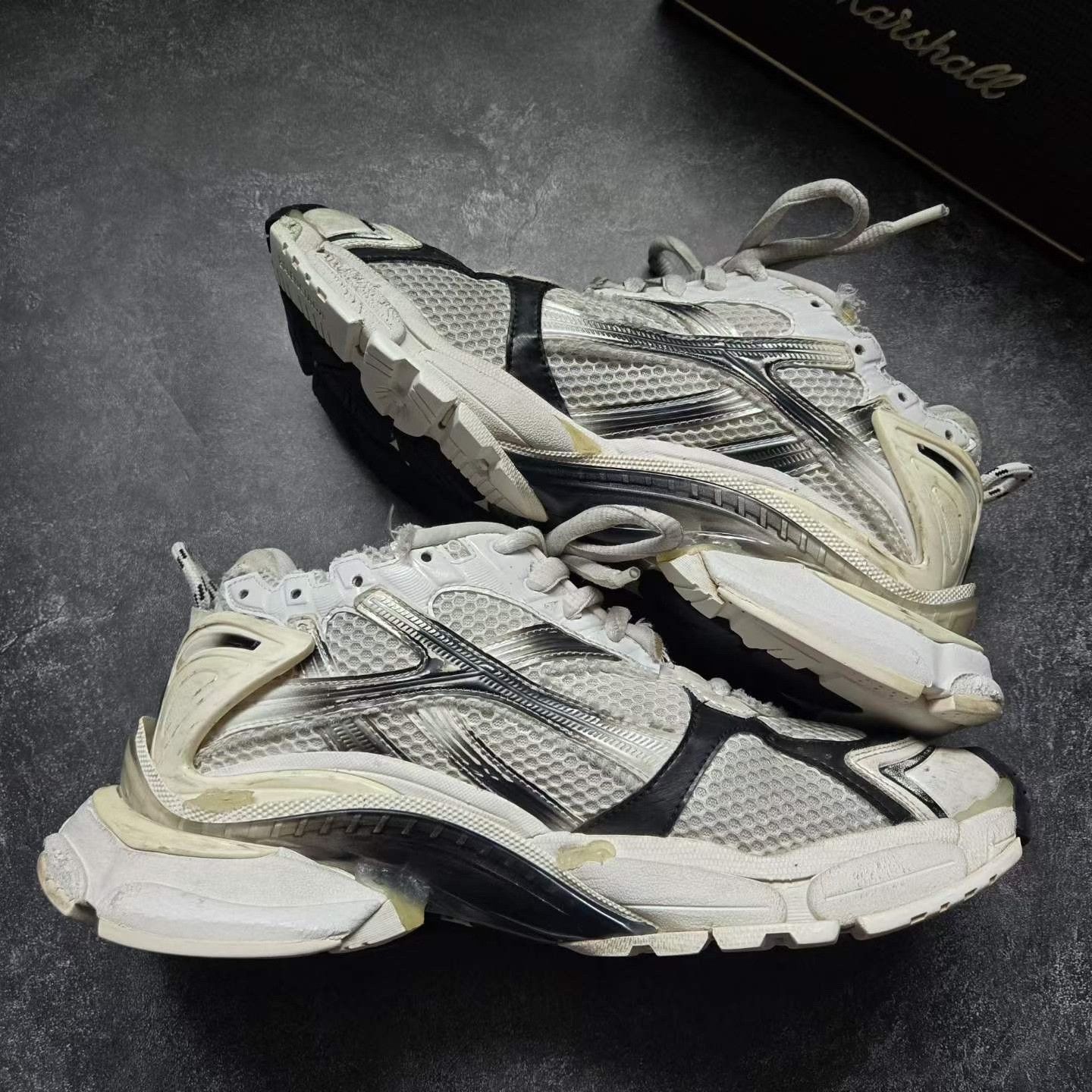 Balenciaga Balenciaga Running Black Lowtop Sneakers 42 Men Size US 9 / EU 42 - 9 Thumbnail
