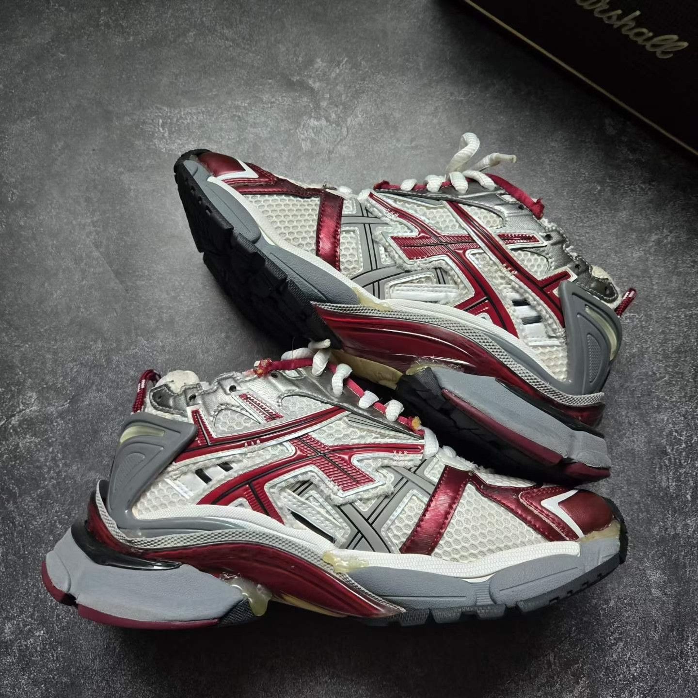 Balenciaga Balenciaga Running Red Lowtop Sneakers 38 Women Size US 7.5 / IT 37.5 - 9 Thumbnail