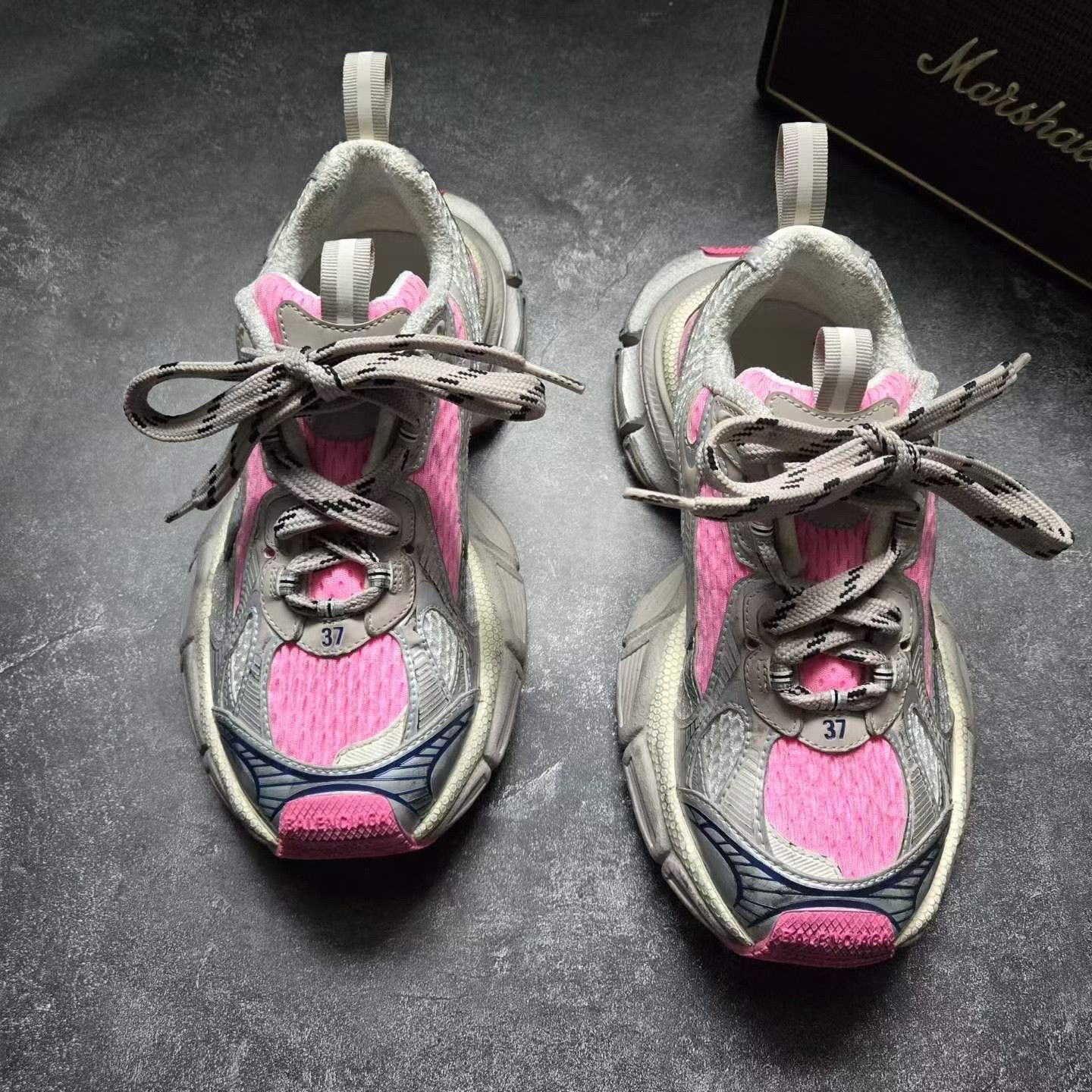 Balenciaga Balenciaga Pink Lowtop Sneakers XXXL Women Size US 8 / IT 38 - 2 Thumbnail