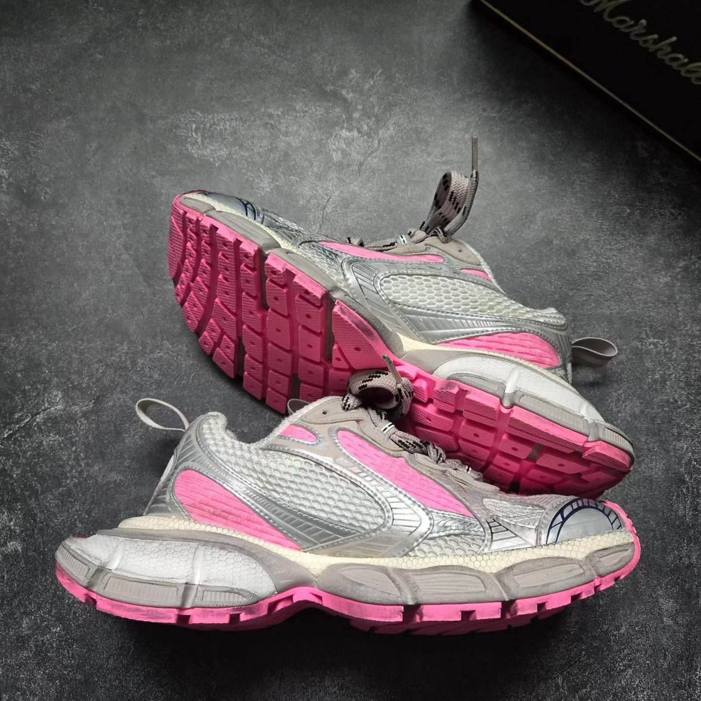 Balenciaga Balenciaga Pink Lowtop Sneakers XXXL Women Size US 8 / IT 38 - 9 Thumbnail