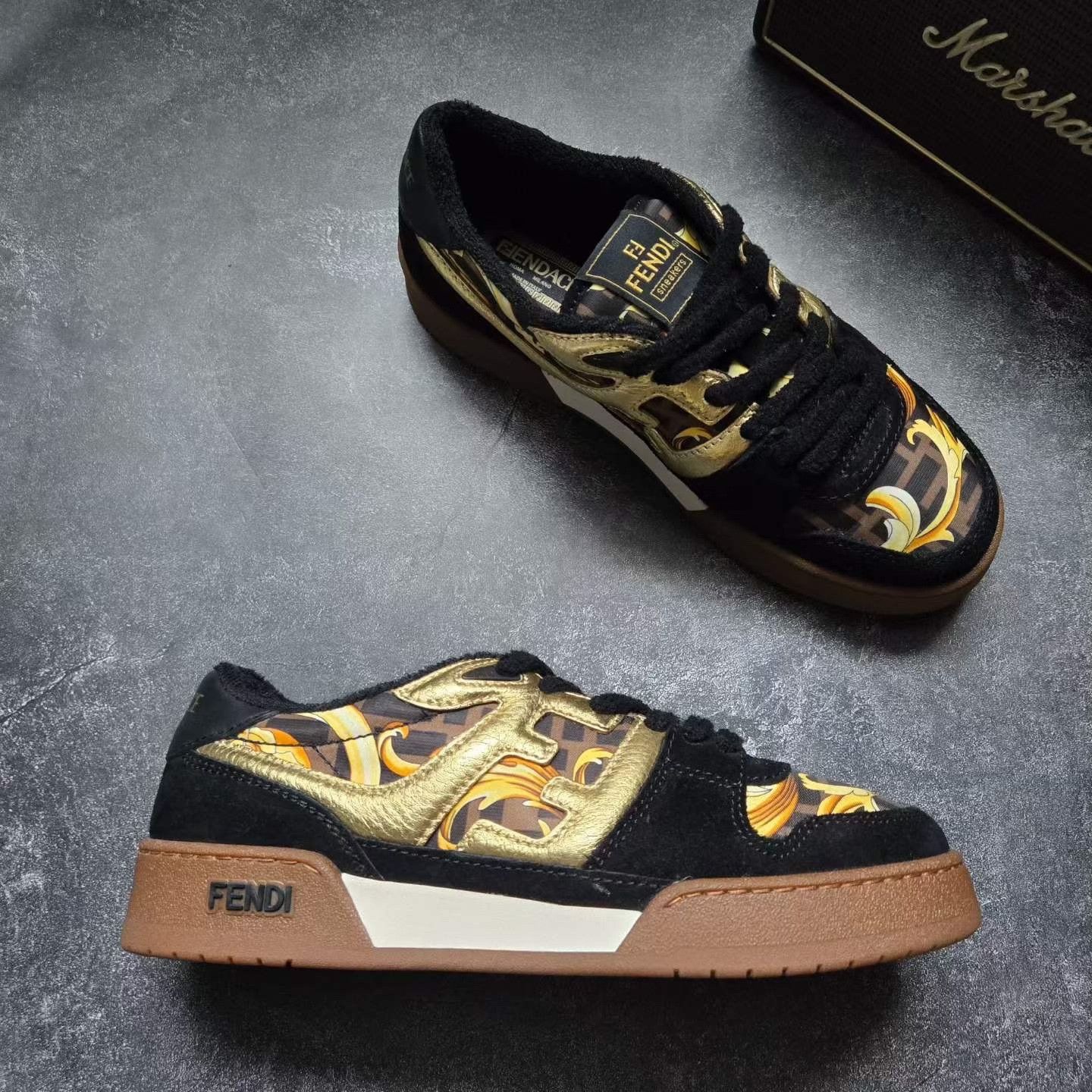 Balenciaga Balenciaga Collab Gold Lowtop Sneakers 40 Men Size US 7.5 / EU 40-41 - 6 Thumbnail