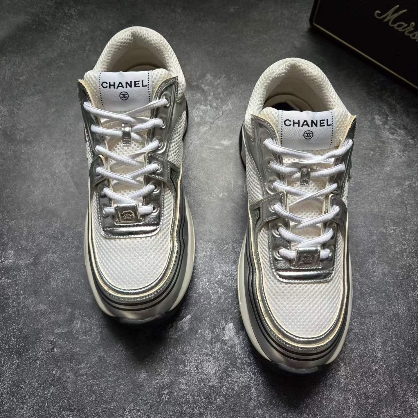 Balenciaga Balenciaga Silver Lowtop Sneakers 42 Men Size US 9 / EU 42 - 2 Thumbnail