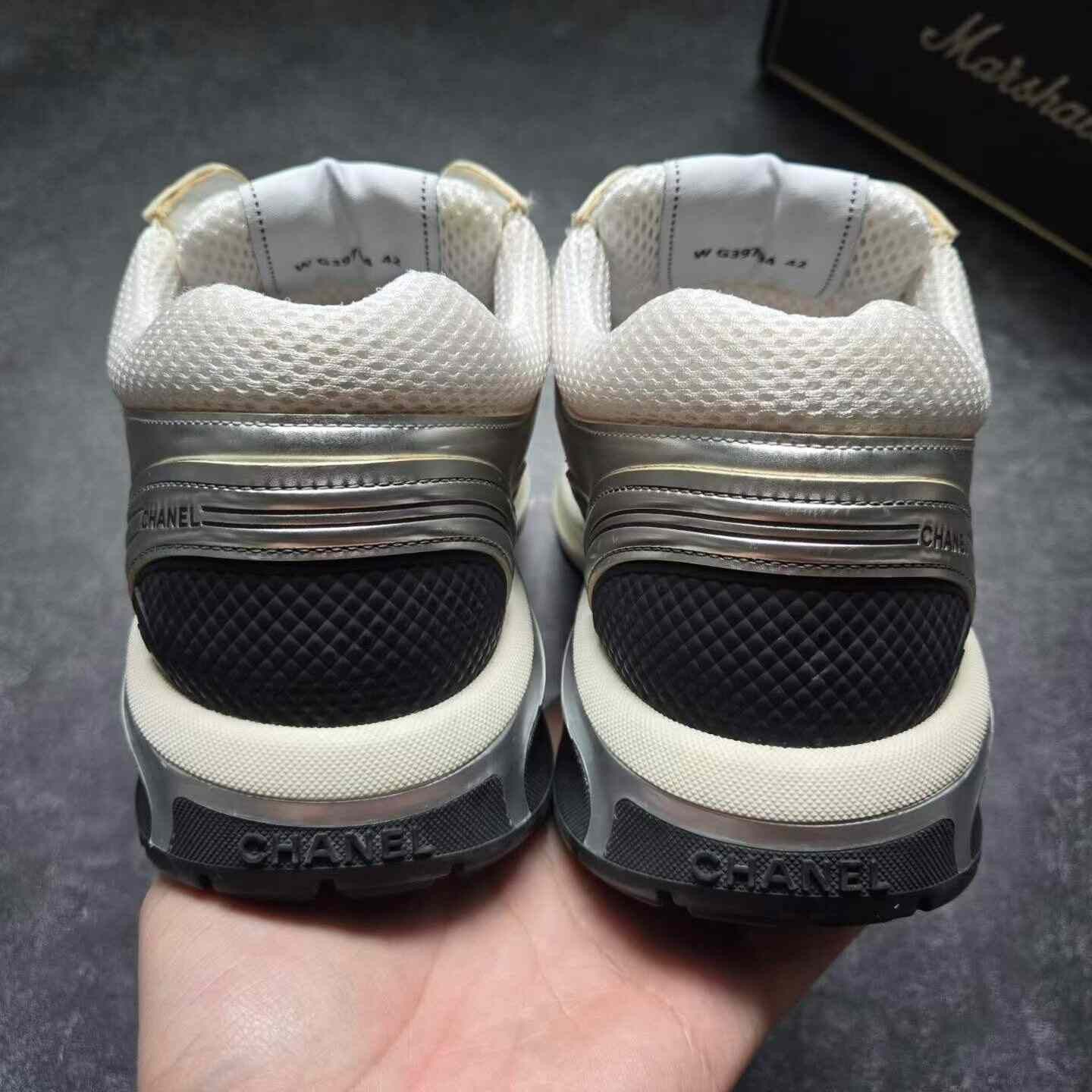 Balenciaga Balenciaga Silver Lowtop Sneakers 42 Men Size US 9 / EU 42 - 3 Thumbnail