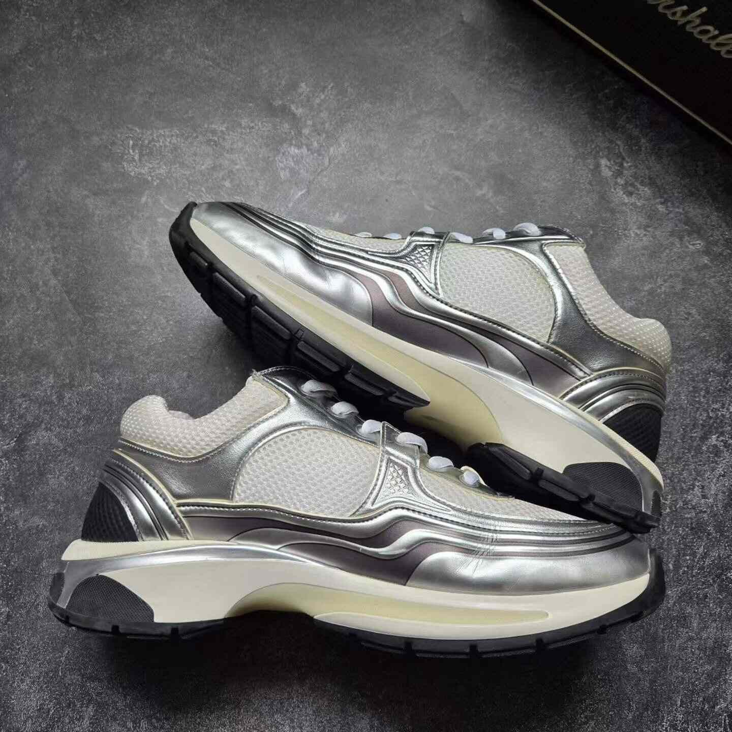 Balenciaga Balenciaga Silver Lowtop Sneakers 42 Men Size US 9 / EU 42 - 9 Thumbnail