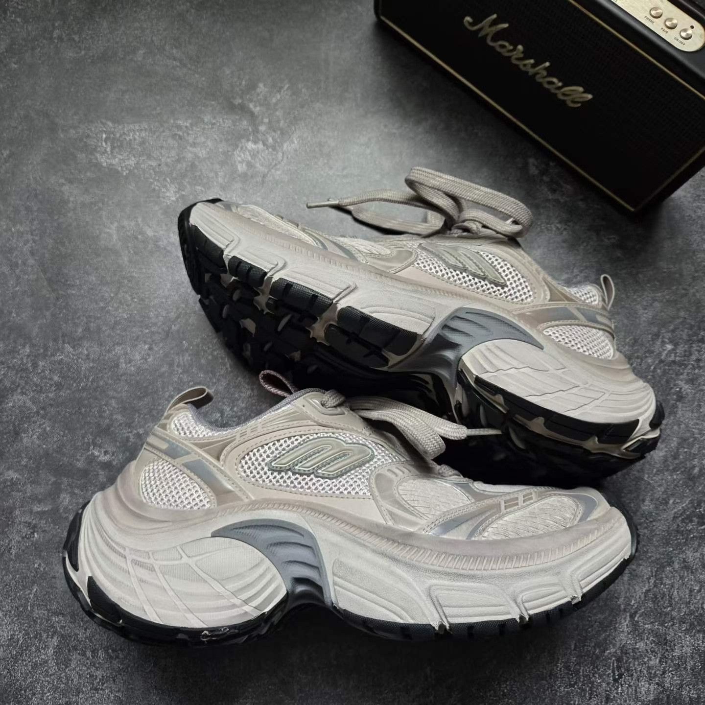 Balenciaga Balenciaga Gray Lowtop Sneakers XL Men Size US 10 / EU 43 - 8 Thumbnail