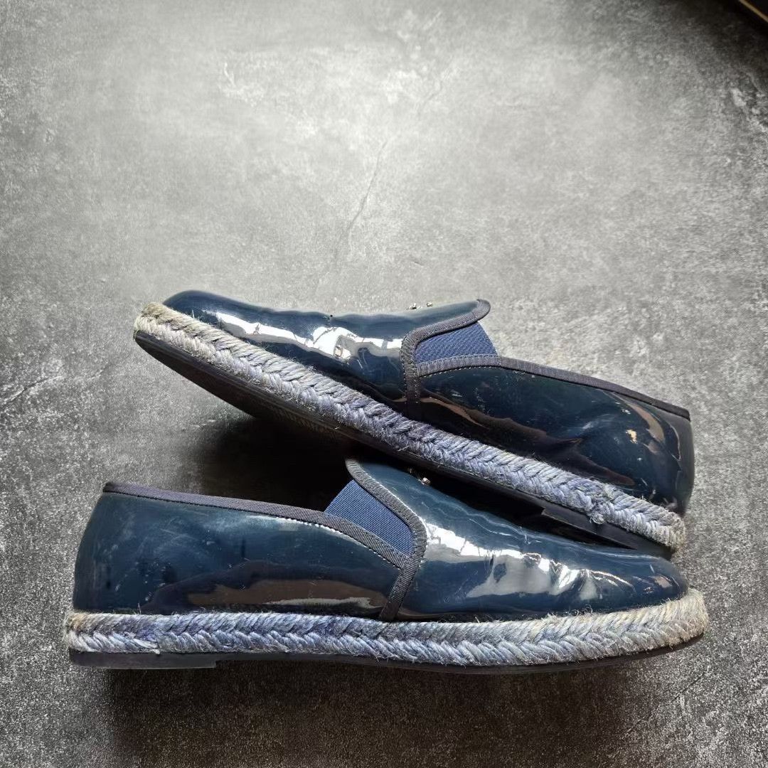 Balenciaga Balenciaga Patent Gold Lowtop Sneakers 38 Women Size US 7.5 / IT 37.5 - 2 Thumbnail