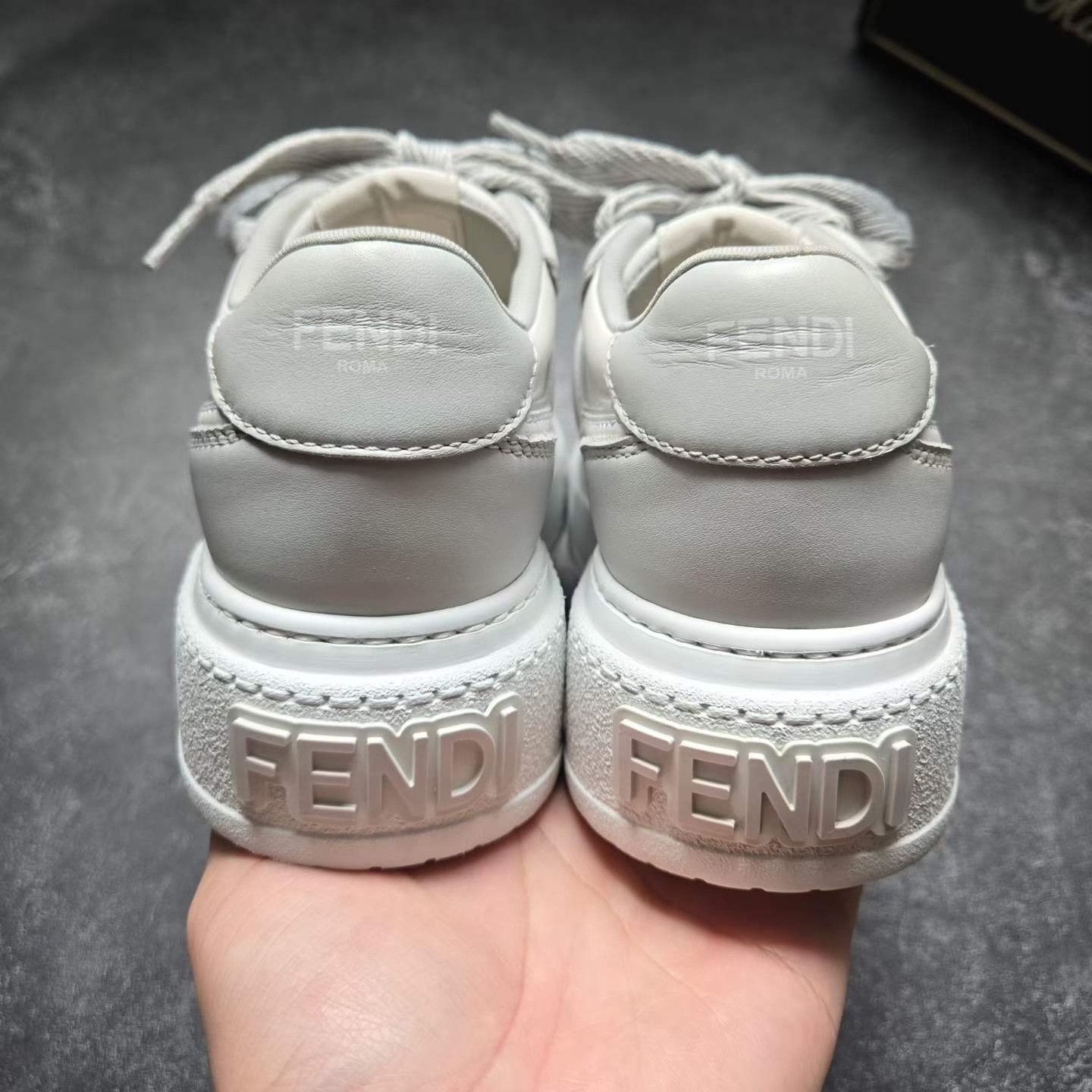 Balenciaga Balenciaga Multi Lowtop Sneakers 35 Women Size US 5 / IT 35 - 3 Thumbnail