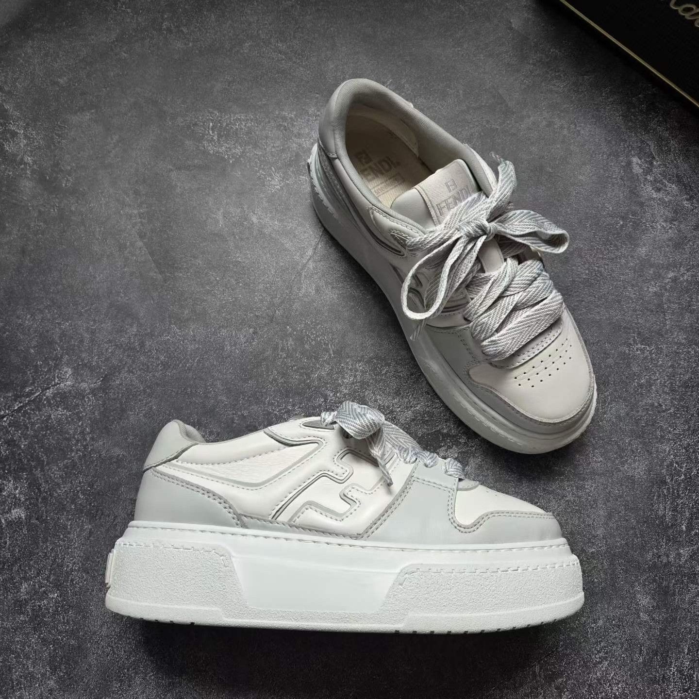 Balenciaga Balenciaga Multi Lowtop Sneakers 35 Women Size US 5 / IT 35 - 6 Thumbnail