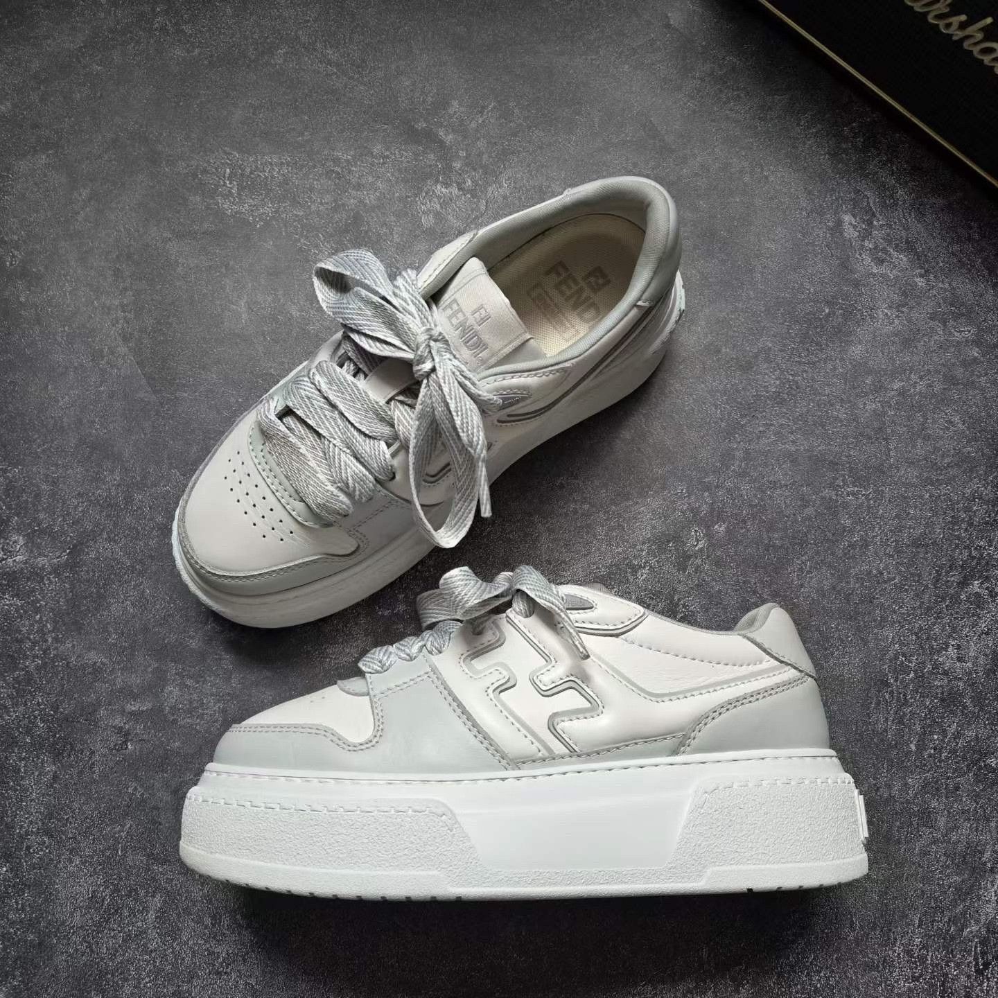 Balenciaga Balenciaga Multi Lowtop Sneakers 35 Women Size US 5 / IT 35 - 4 Thumbnail