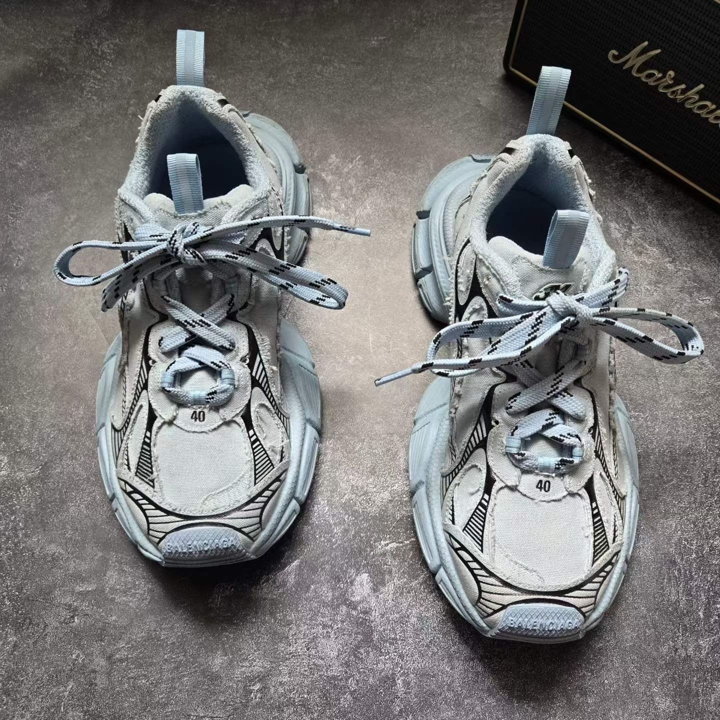 Balenciaga Balenciaga Denim Gold Lowtop Sneakers XXXL Men Size US 10 / EU 43 - 2 Thumbnail