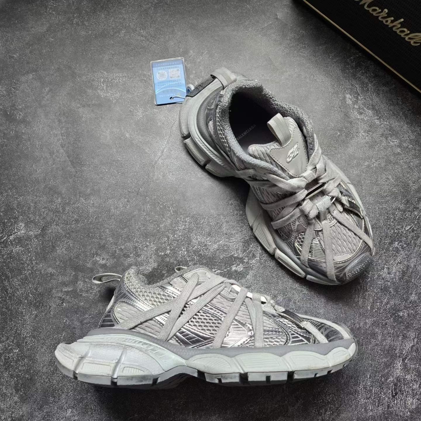 Balenciaga Balenciaga Metallic Gold Lowtop Sneakers XXXL Women Size US 8 / IT 38 - 6 Thumbnail
